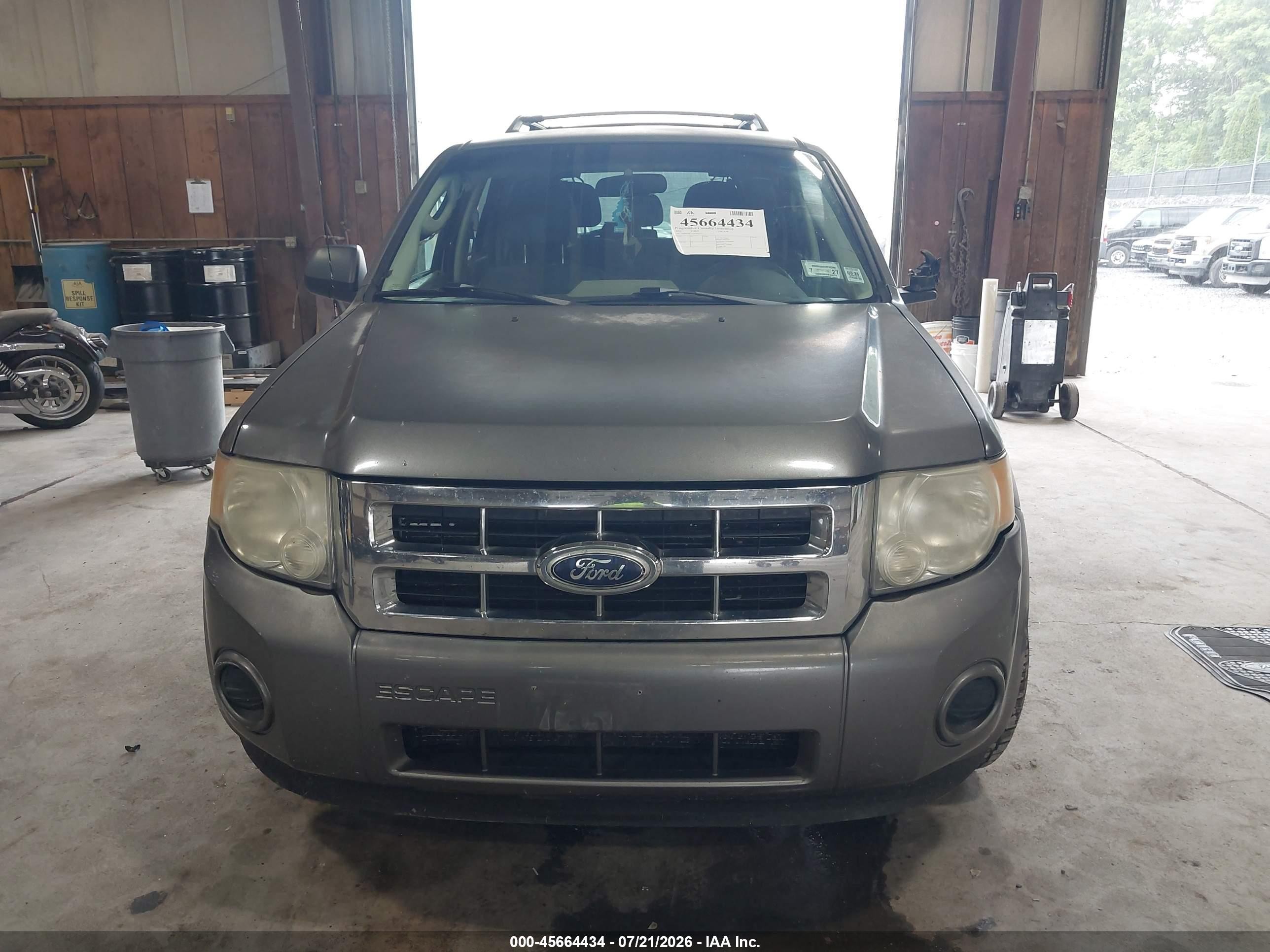 2010 Ford Escape Xls Gray vin: 1FMCU0C72AKB18711