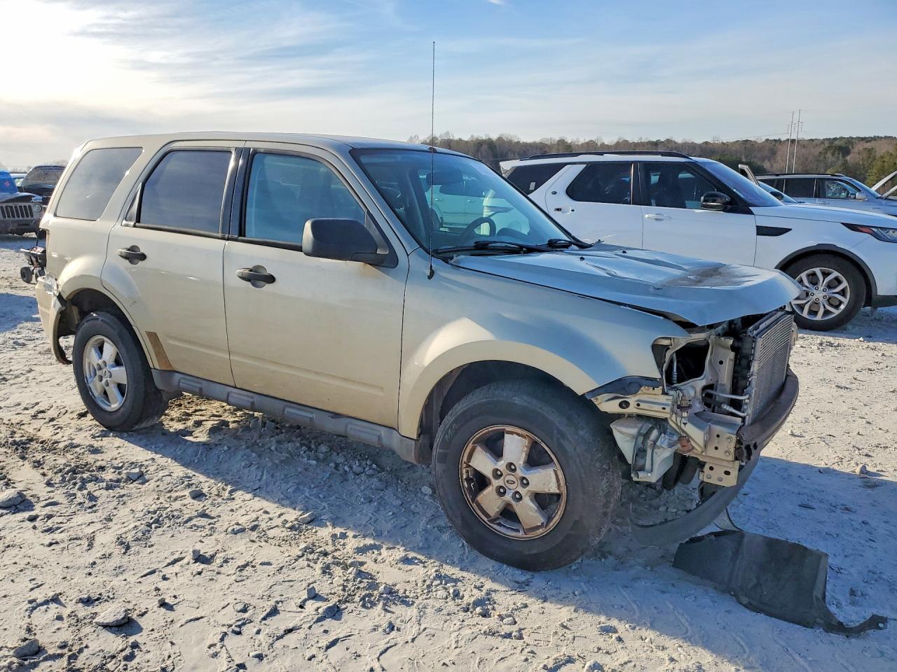 2010 Ford Escape Xls Gold vin: 1FMCU0C72AKB96289