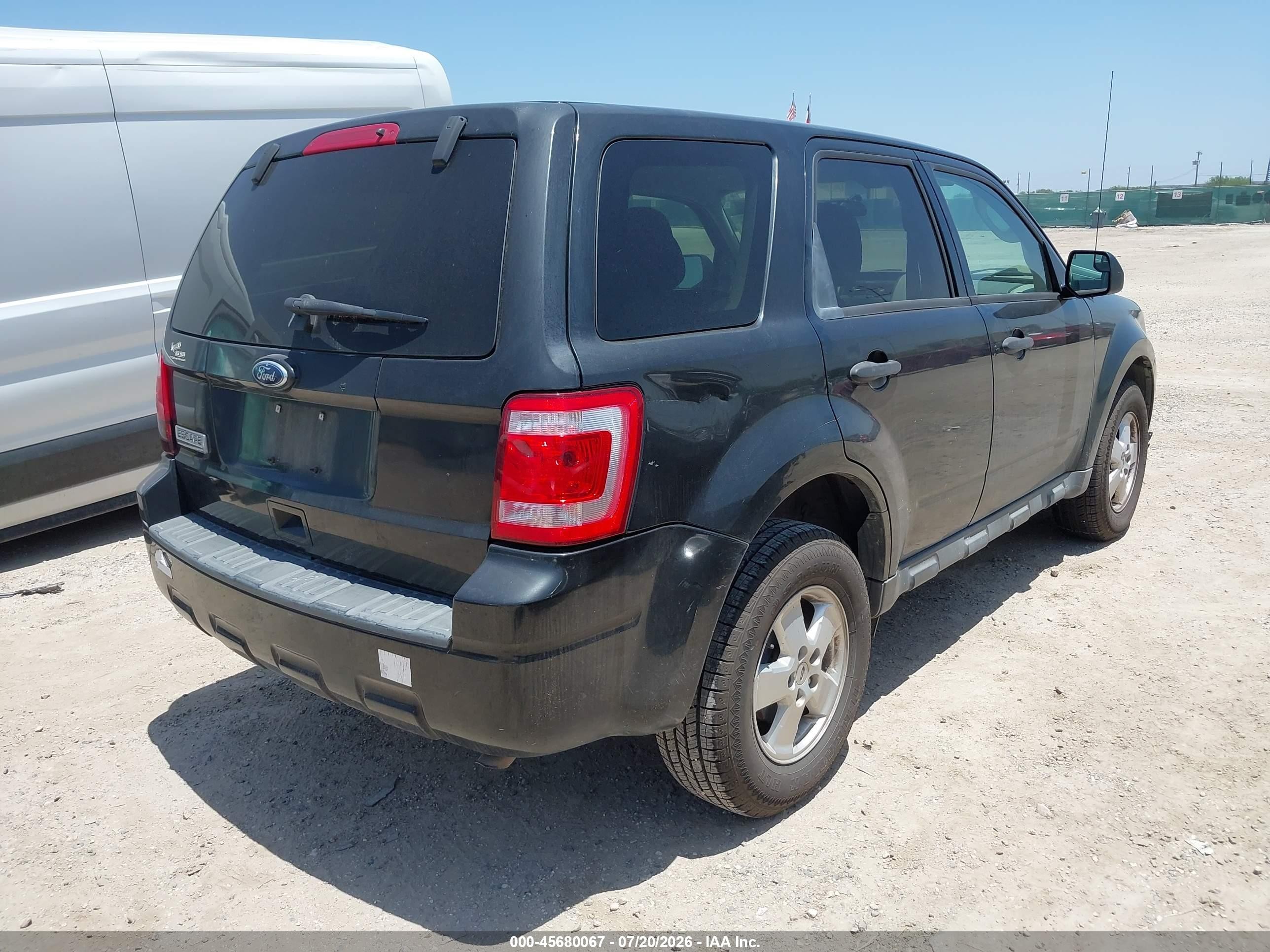 2011 Ford Escape Xls Black vin: 1FMCU0C72BKA45213