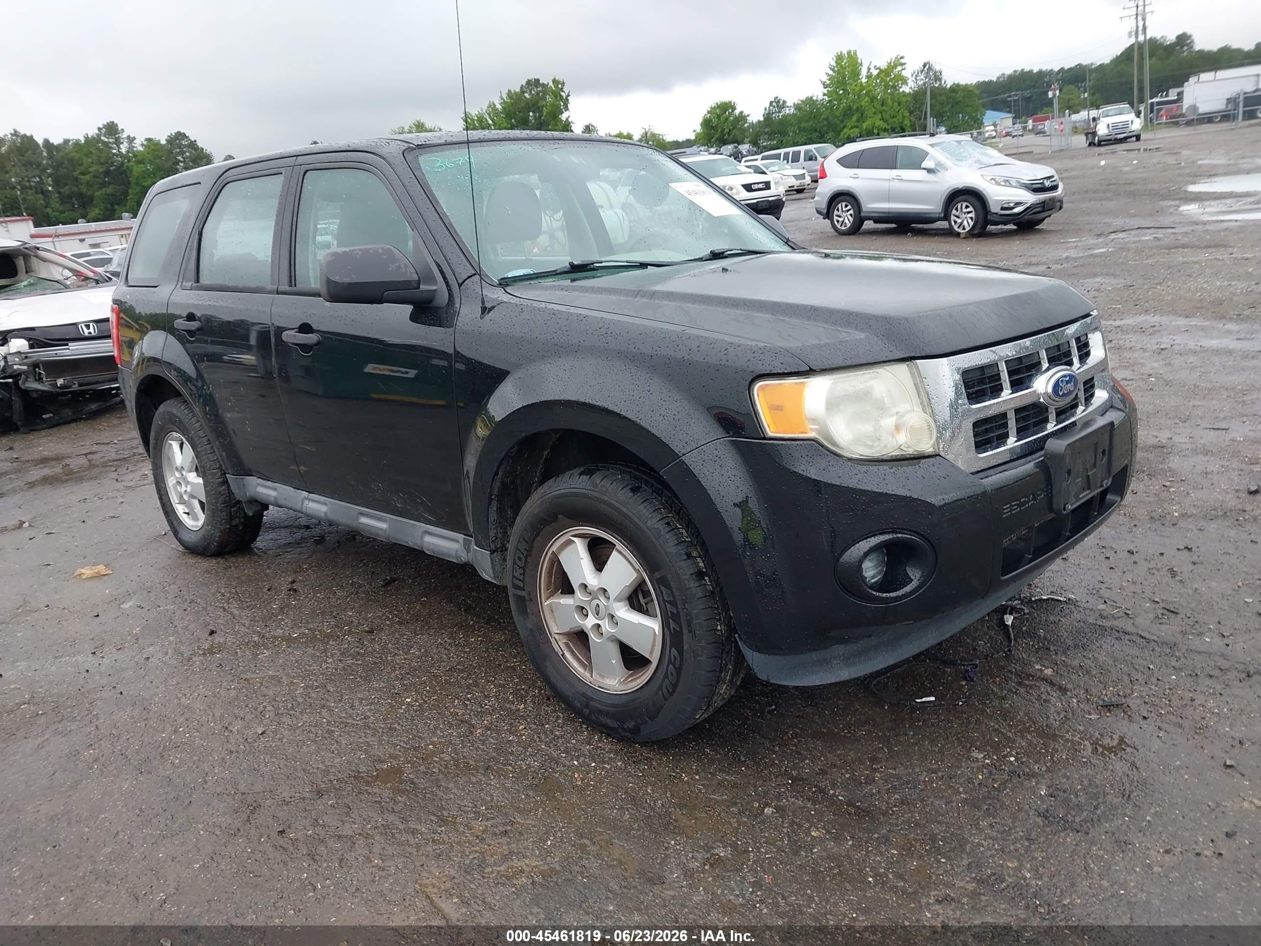 2010 Ford Escape Xls Black vin: 1FMCU0C73AKD16939