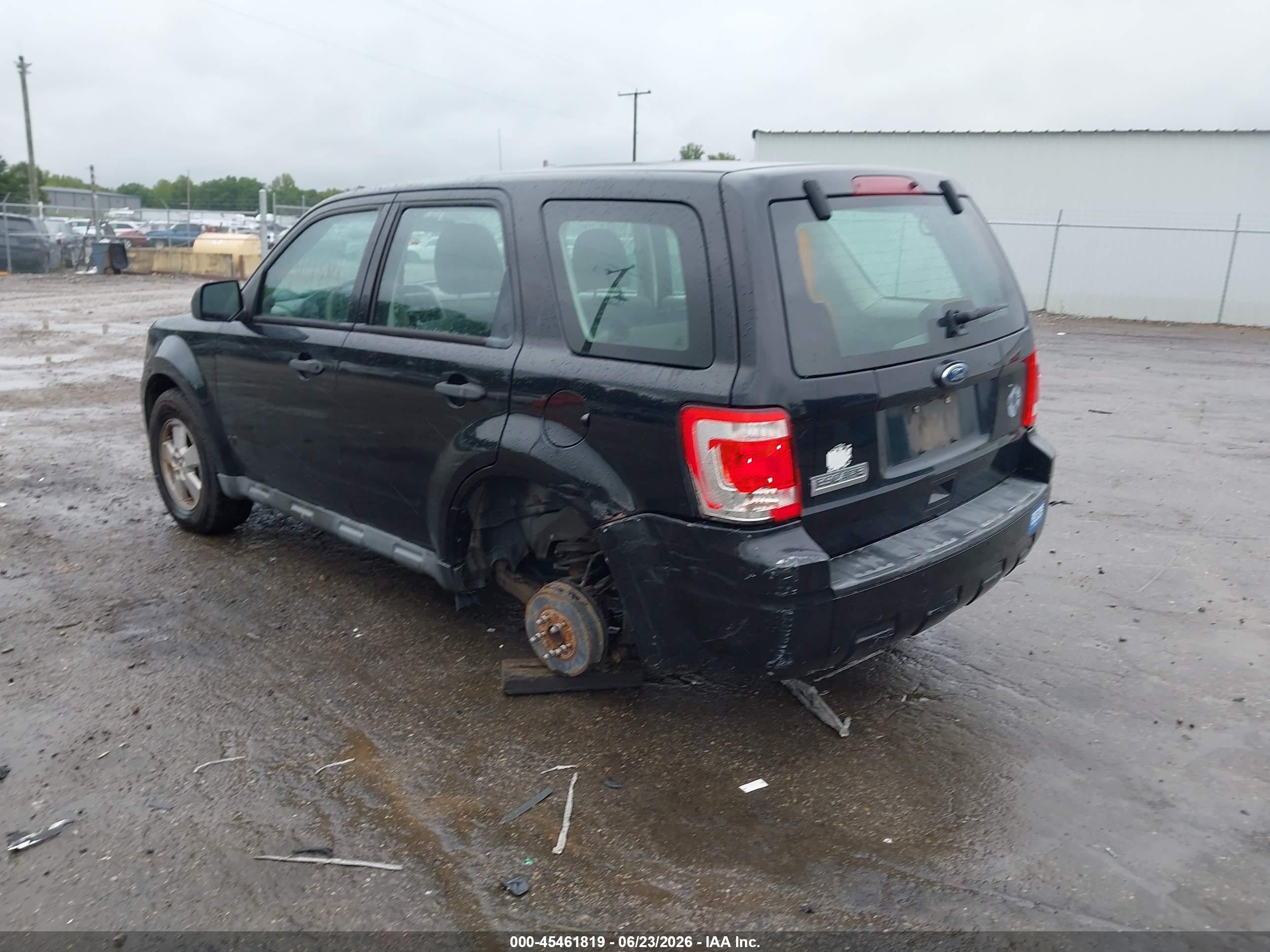 2010 Ford Escape Xls Черный vin: 1FMCU0C73AKD16939