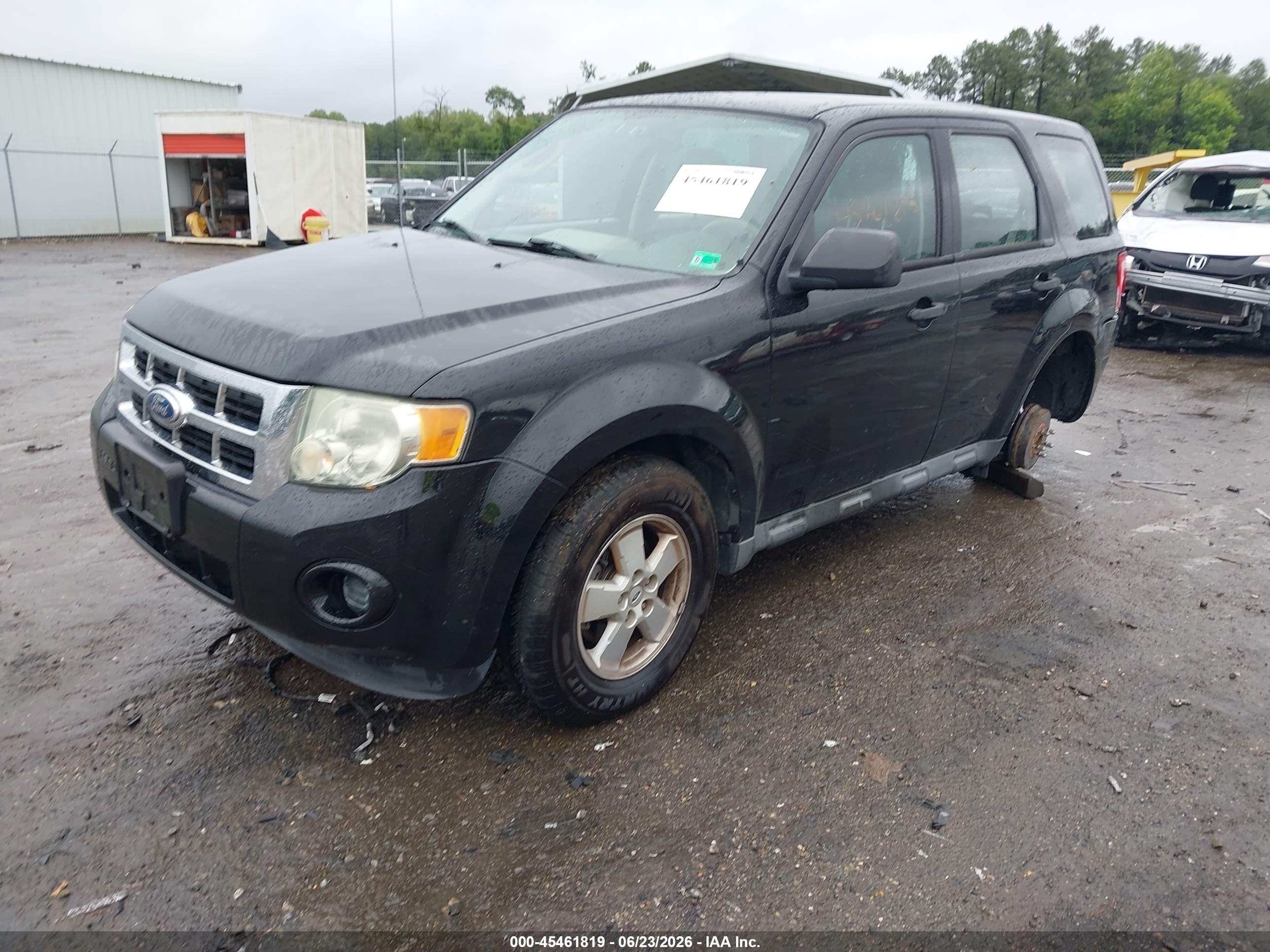 2010 Ford Escape Xls Черный vin: 1FMCU0C73AKD16939