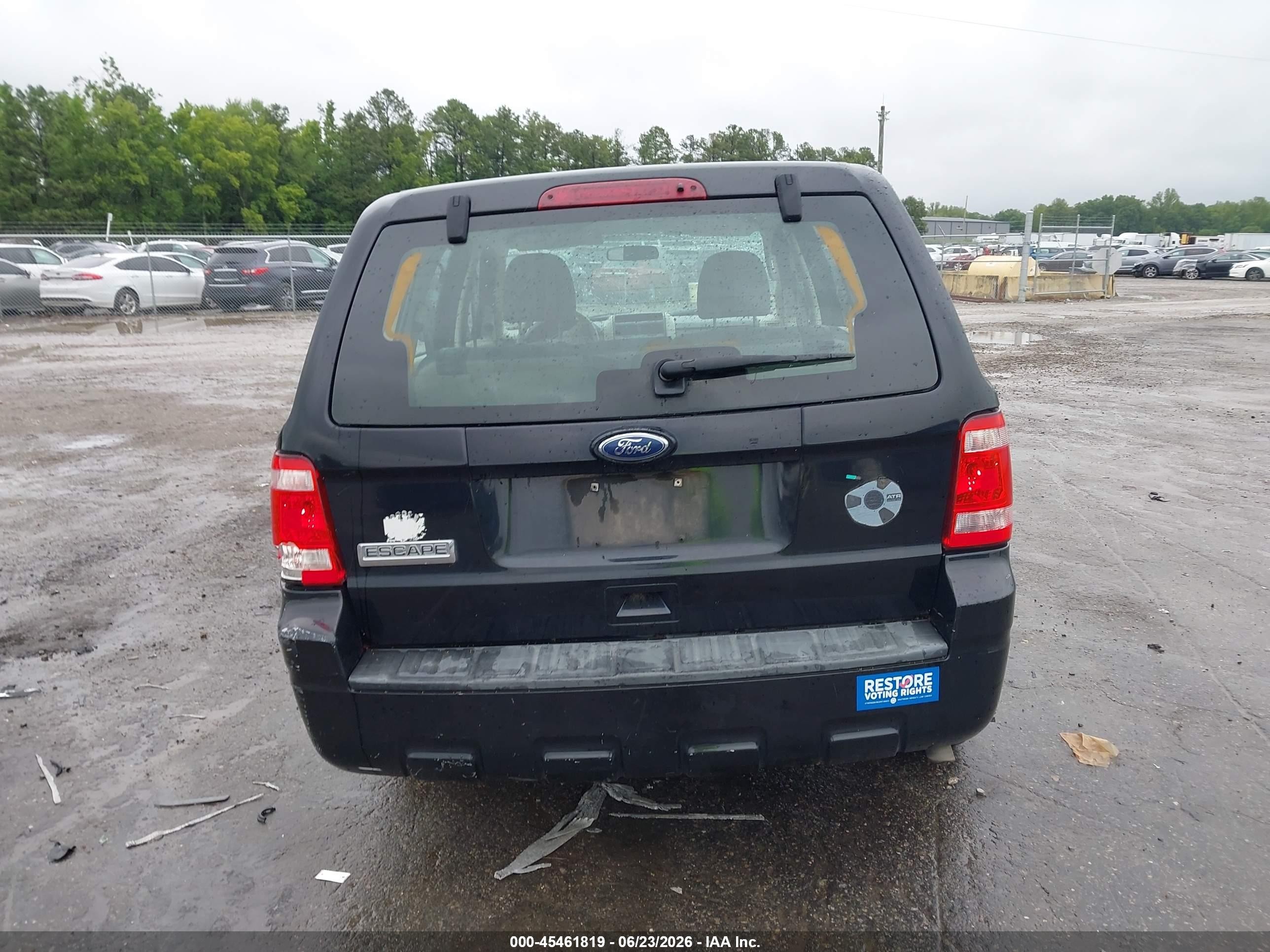 2010 Ford Escape Xls Черный vin: 1FMCU0C73AKD16939