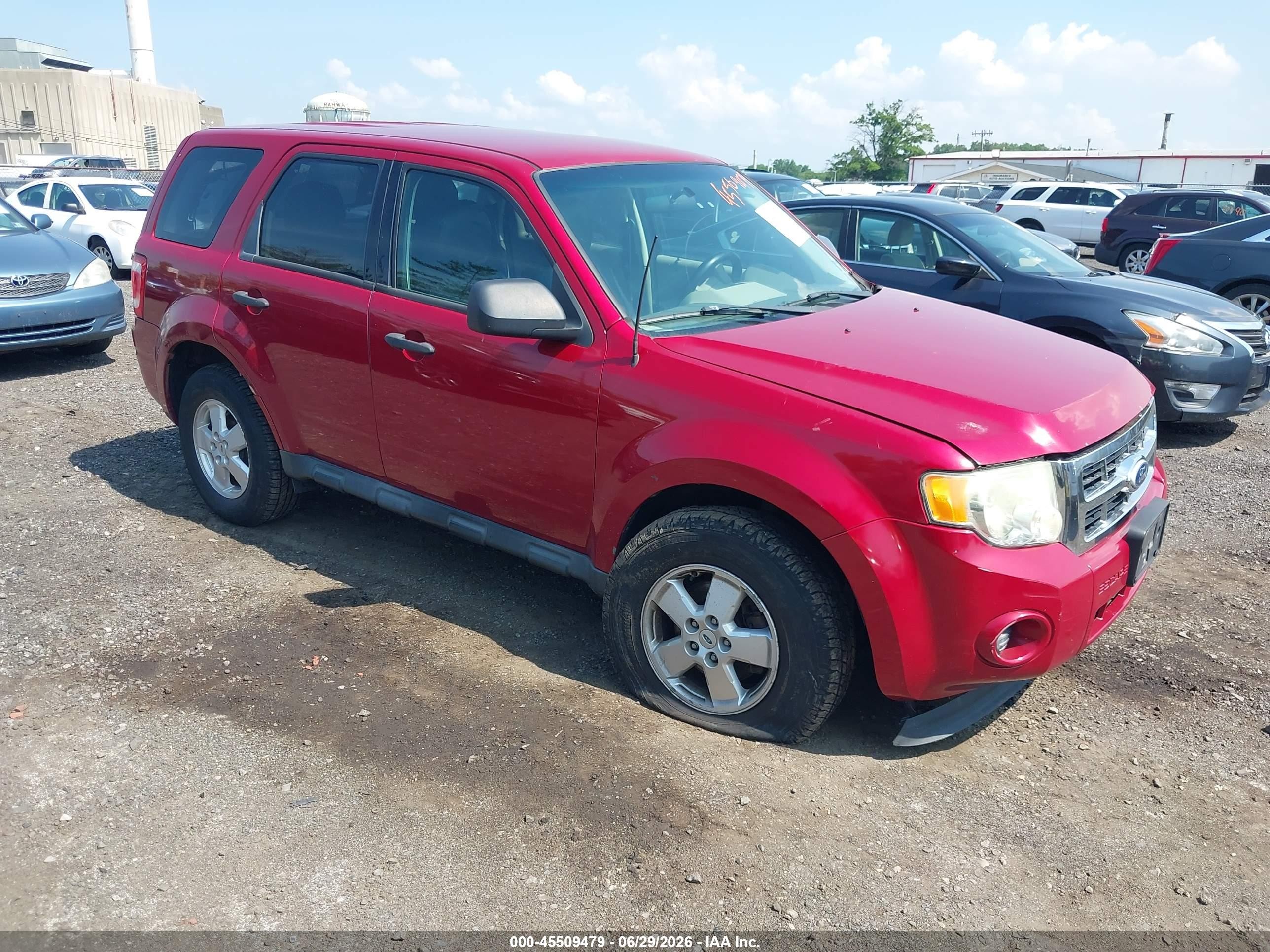 2011 Ford Escape Xls Red vin: 1FMCU0C73BKA13290