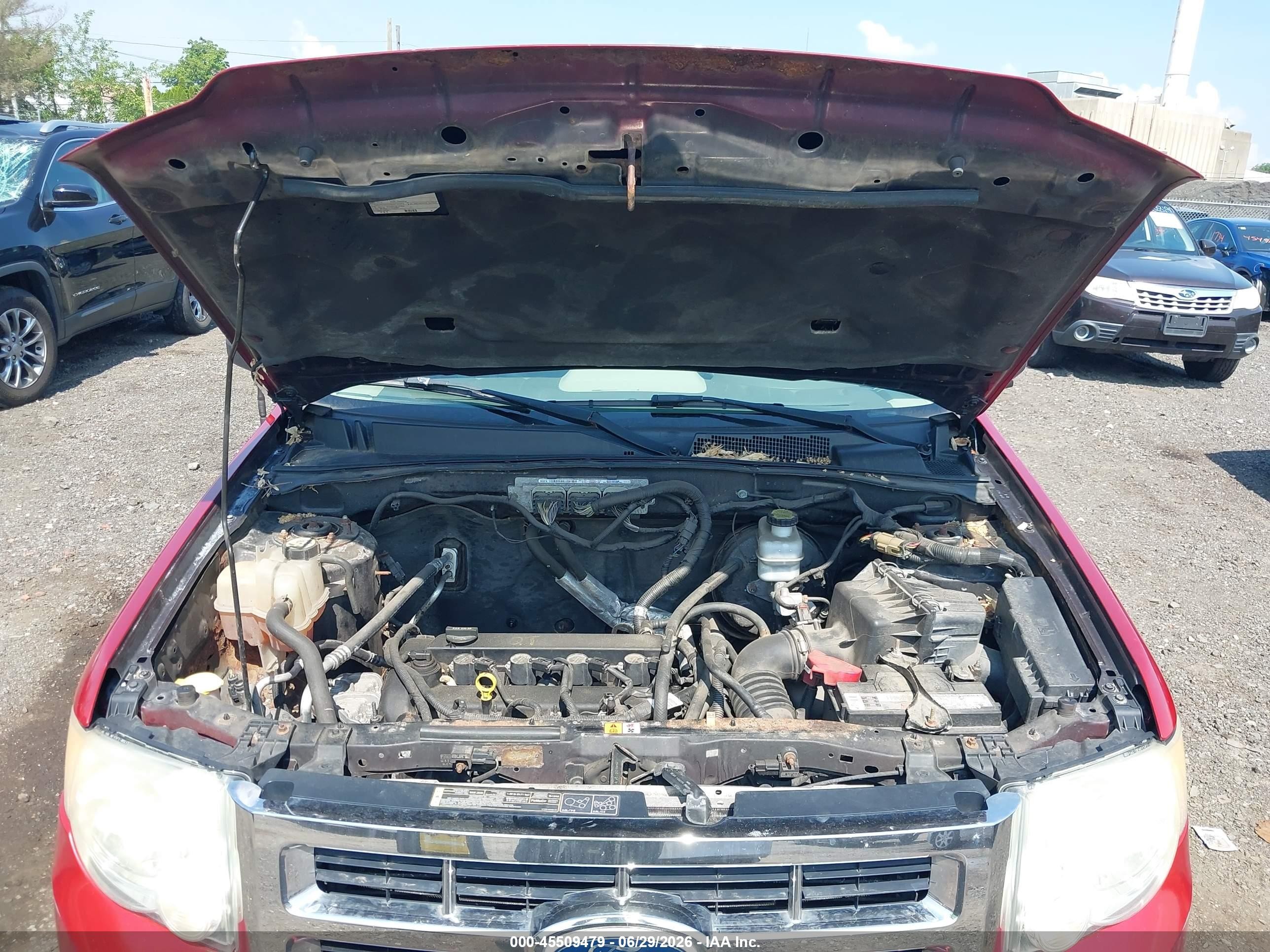 2011 Ford Escape Xls Red vin: 1FMCU0C73BKA13290