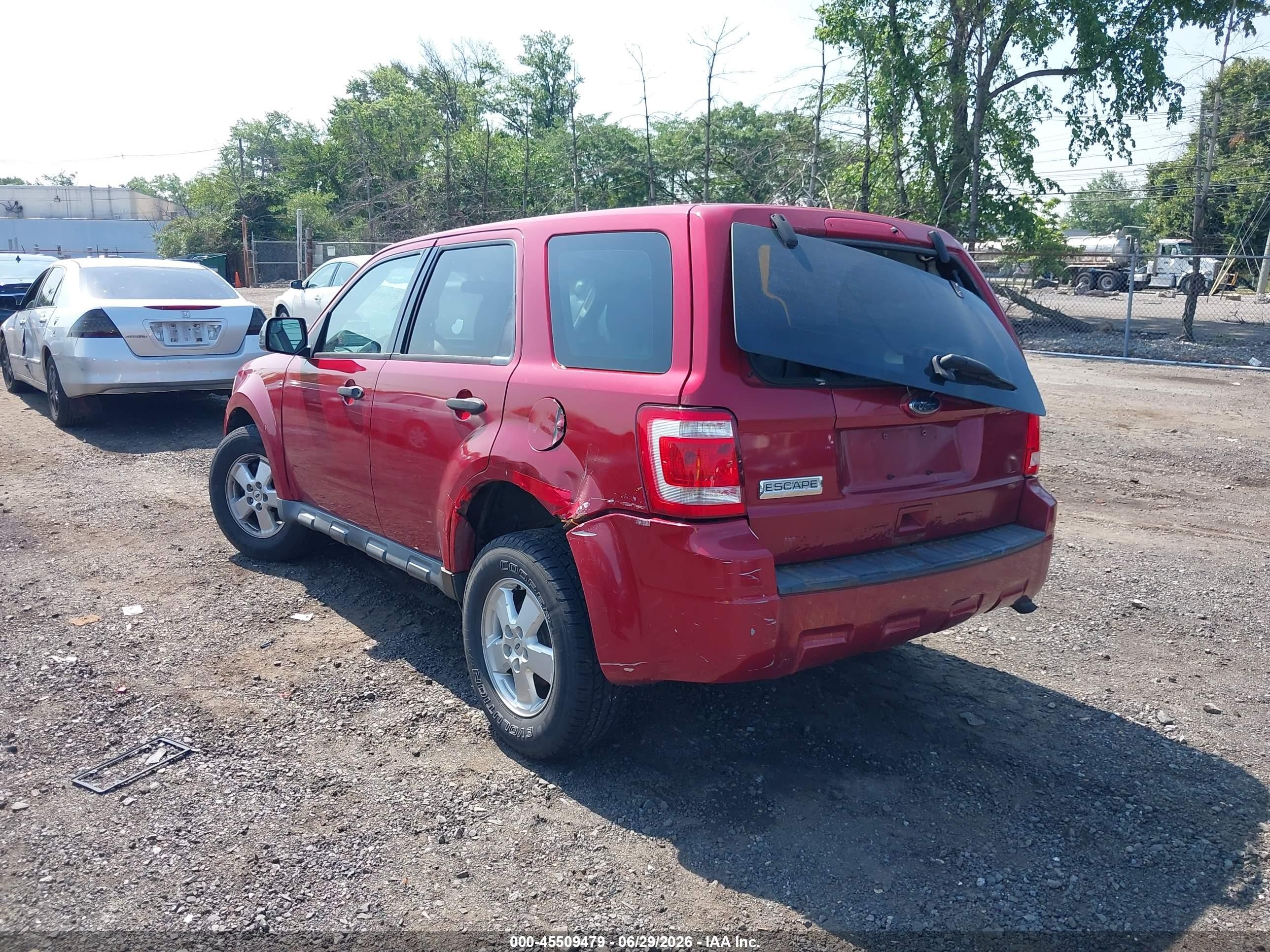 2011 Ford Escape Xls Red vin: 1FMCU0C73BKA13290