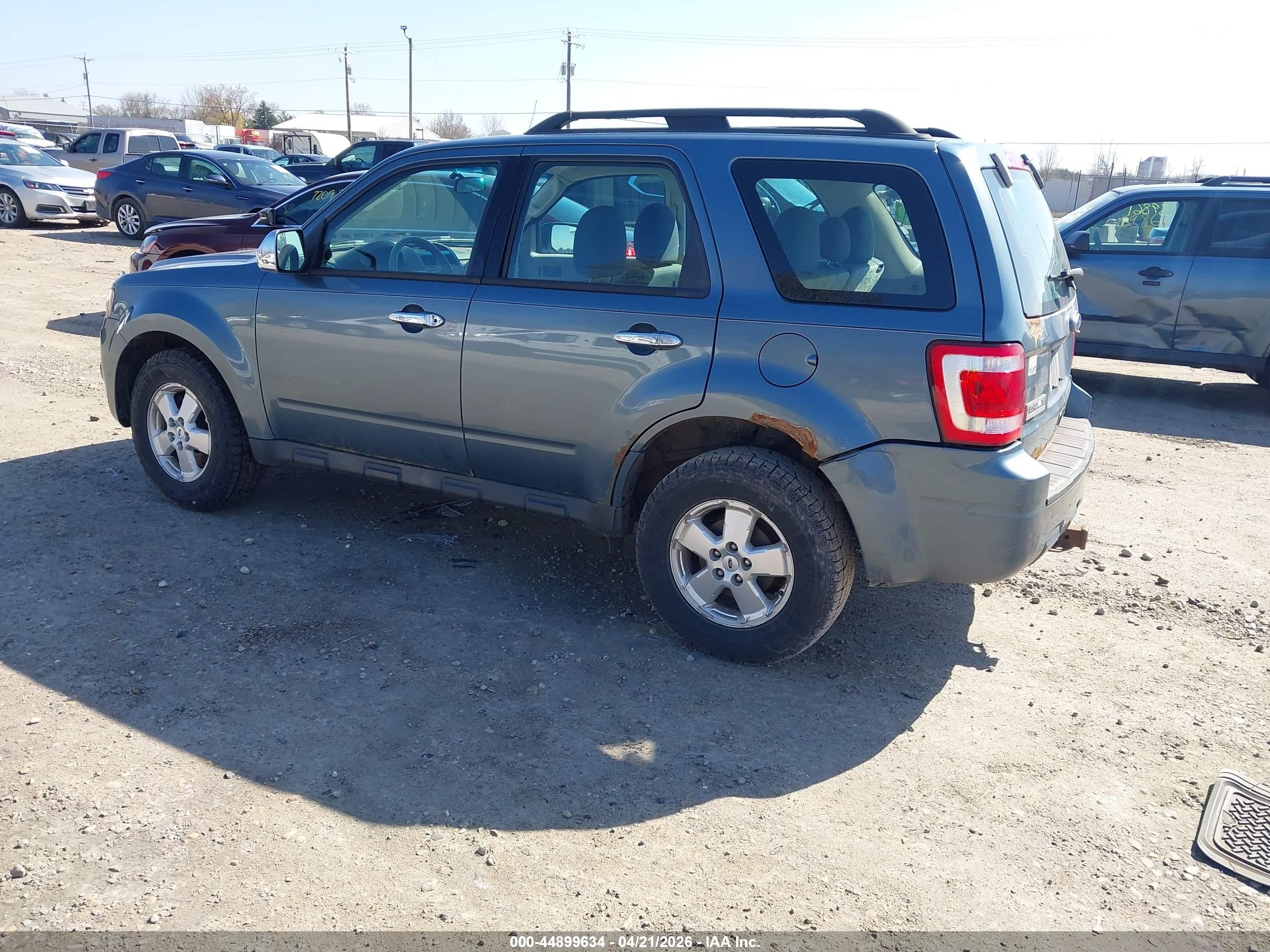 2011 Ford Escape Xls Blue vin: 1FMCU0C73BKA37640