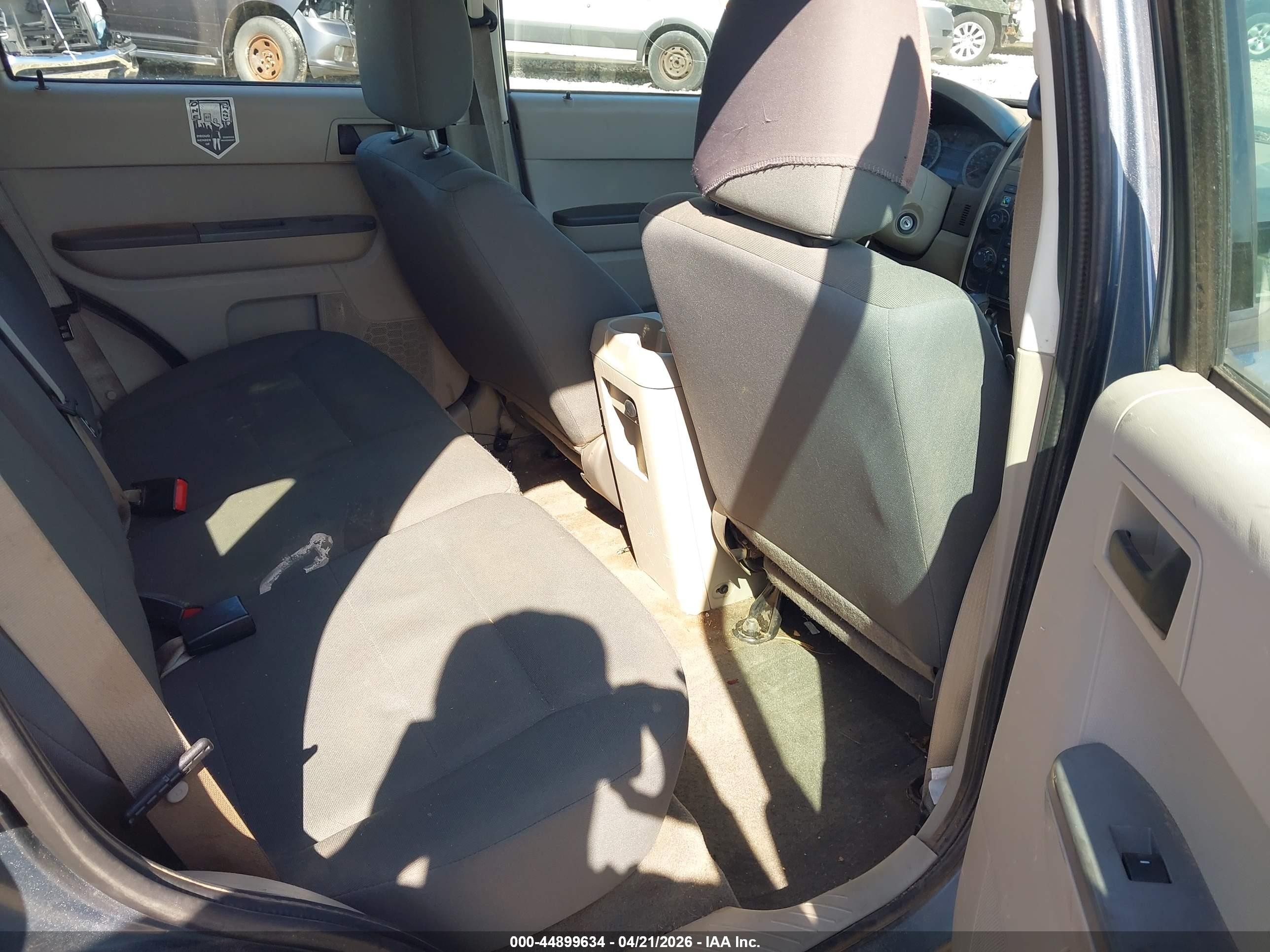 2011 Ford Escape Xls Blue vin: 1FMCU0C73BKA37640