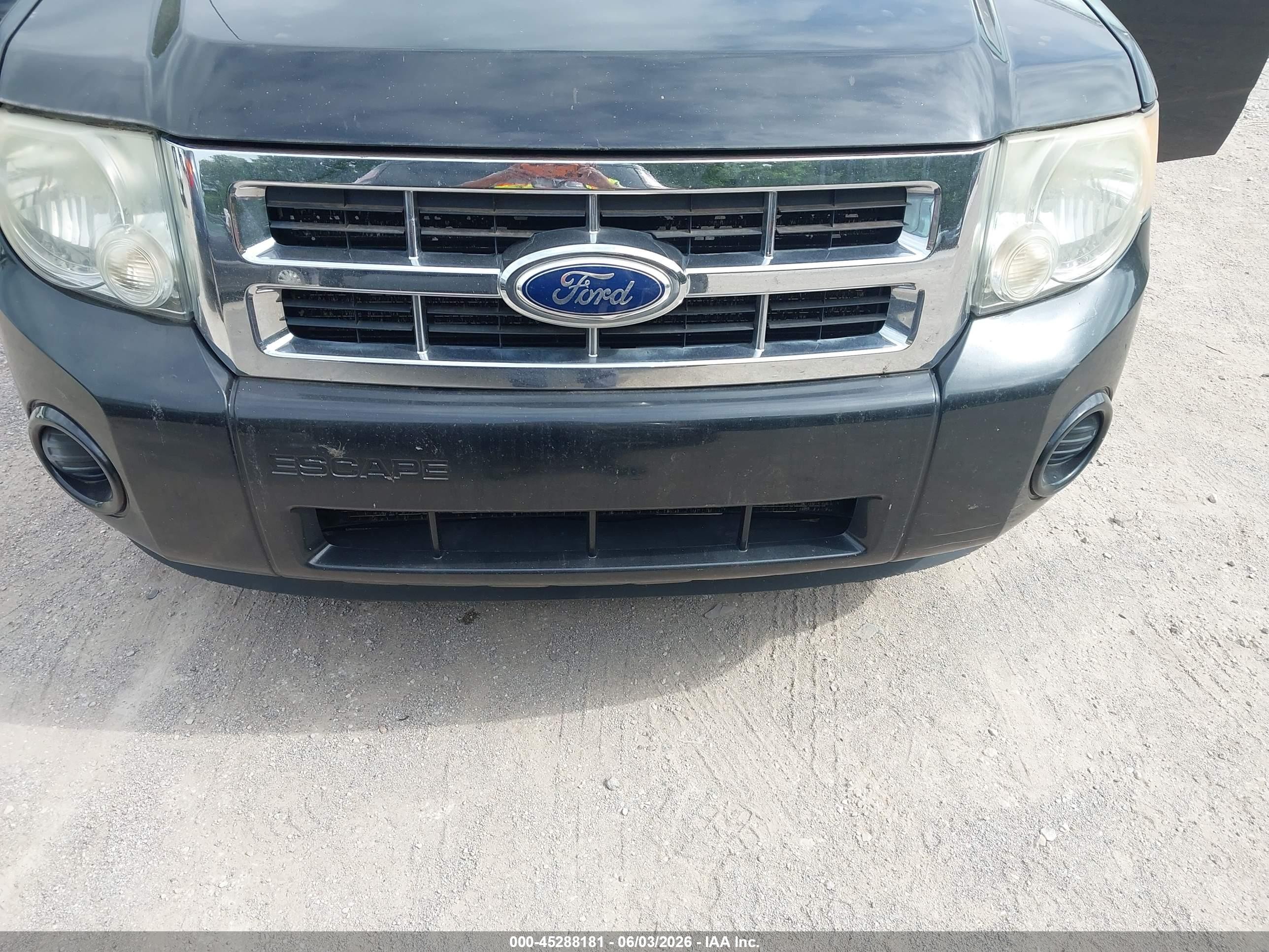 2011 Ford Escape Xls Черный vin: 1FMCU0C73BKB03278