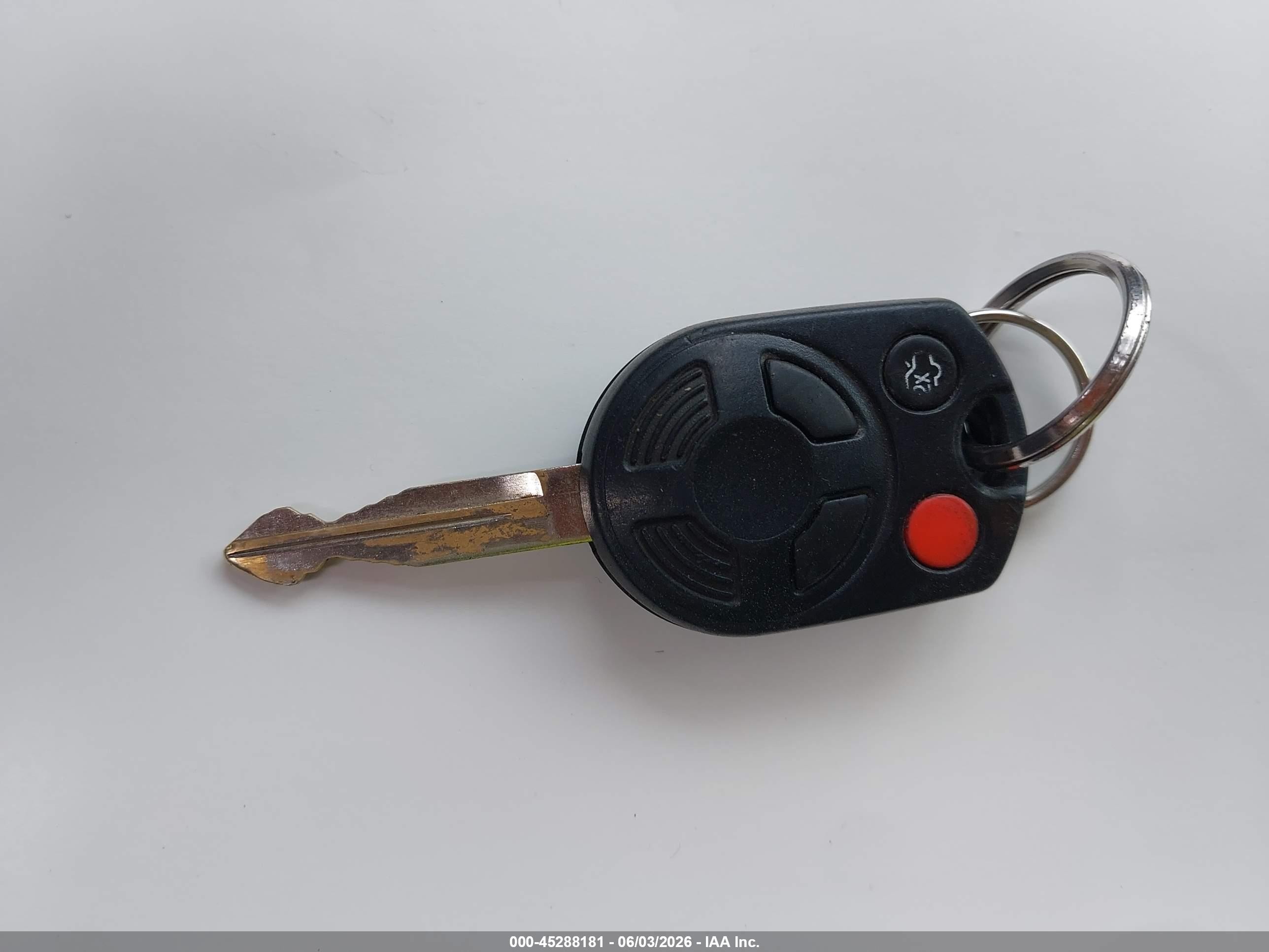 2011 Ford Escape Xls Черный vin: 1FMCU0C73BKB03278