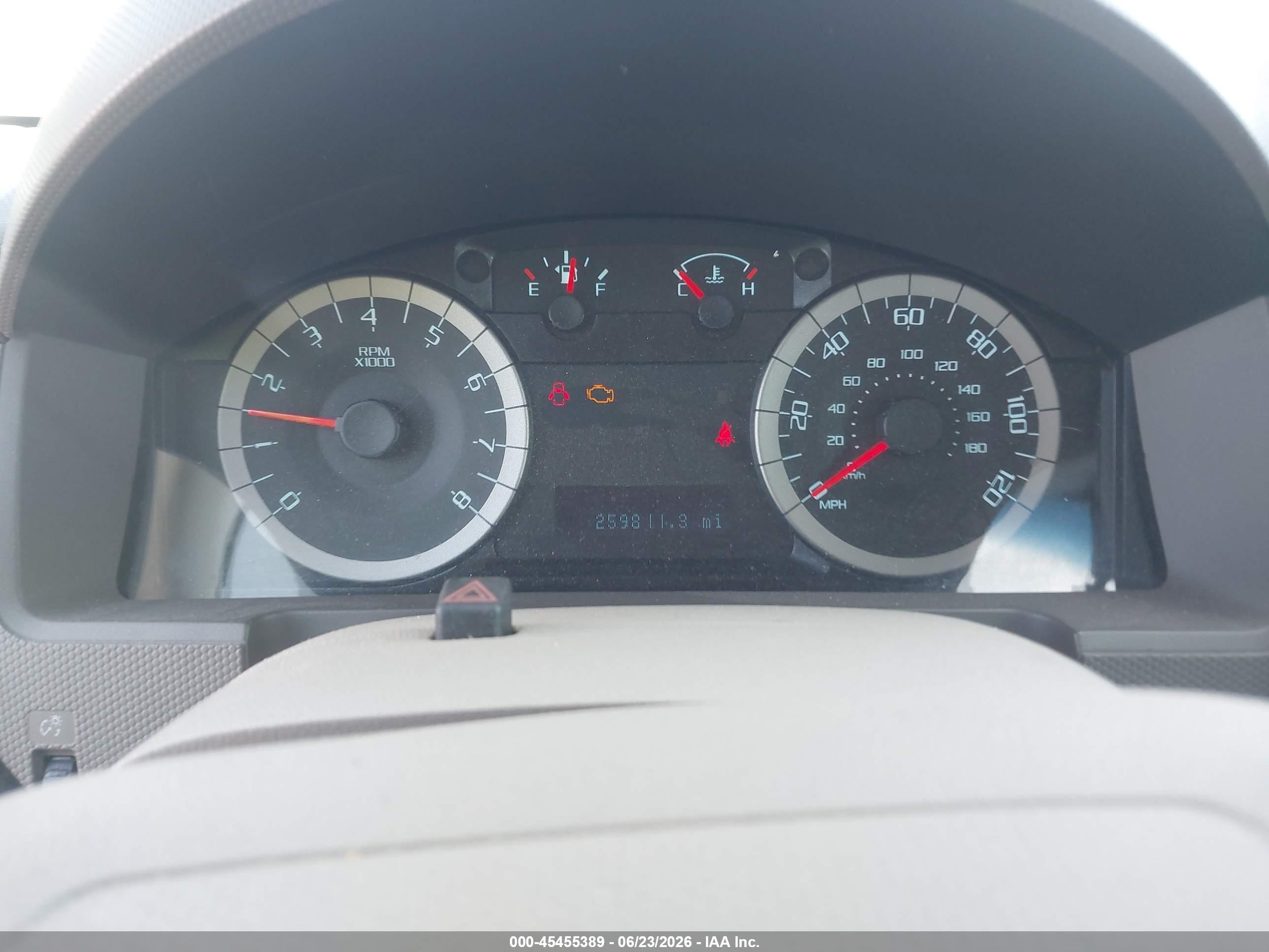 2011 Ford Escape Xls White vin: 1FMCU0C73BKB98425