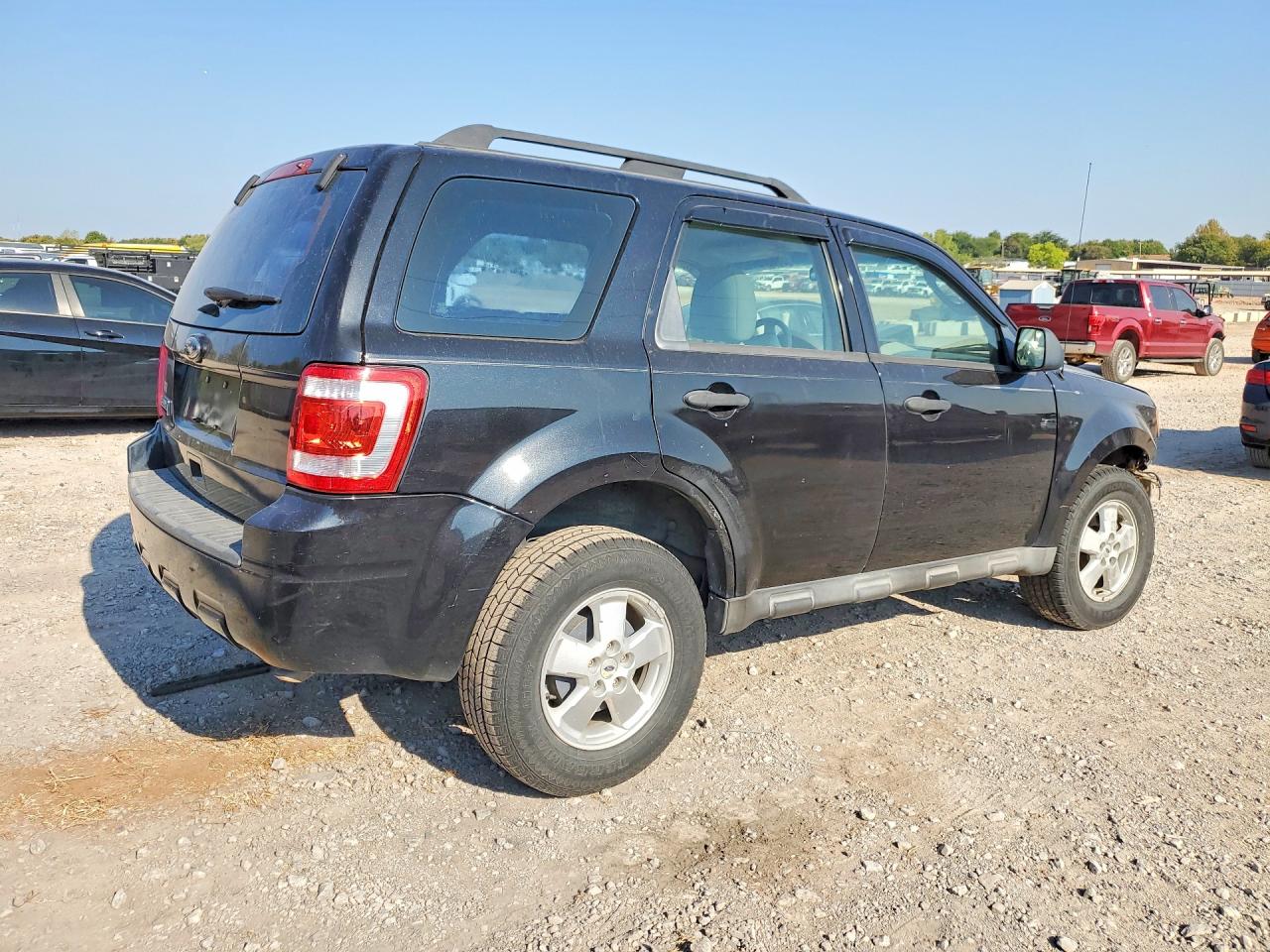 2011 Ford Escape Xls Black vin: 1FMCU0C73BKC29415