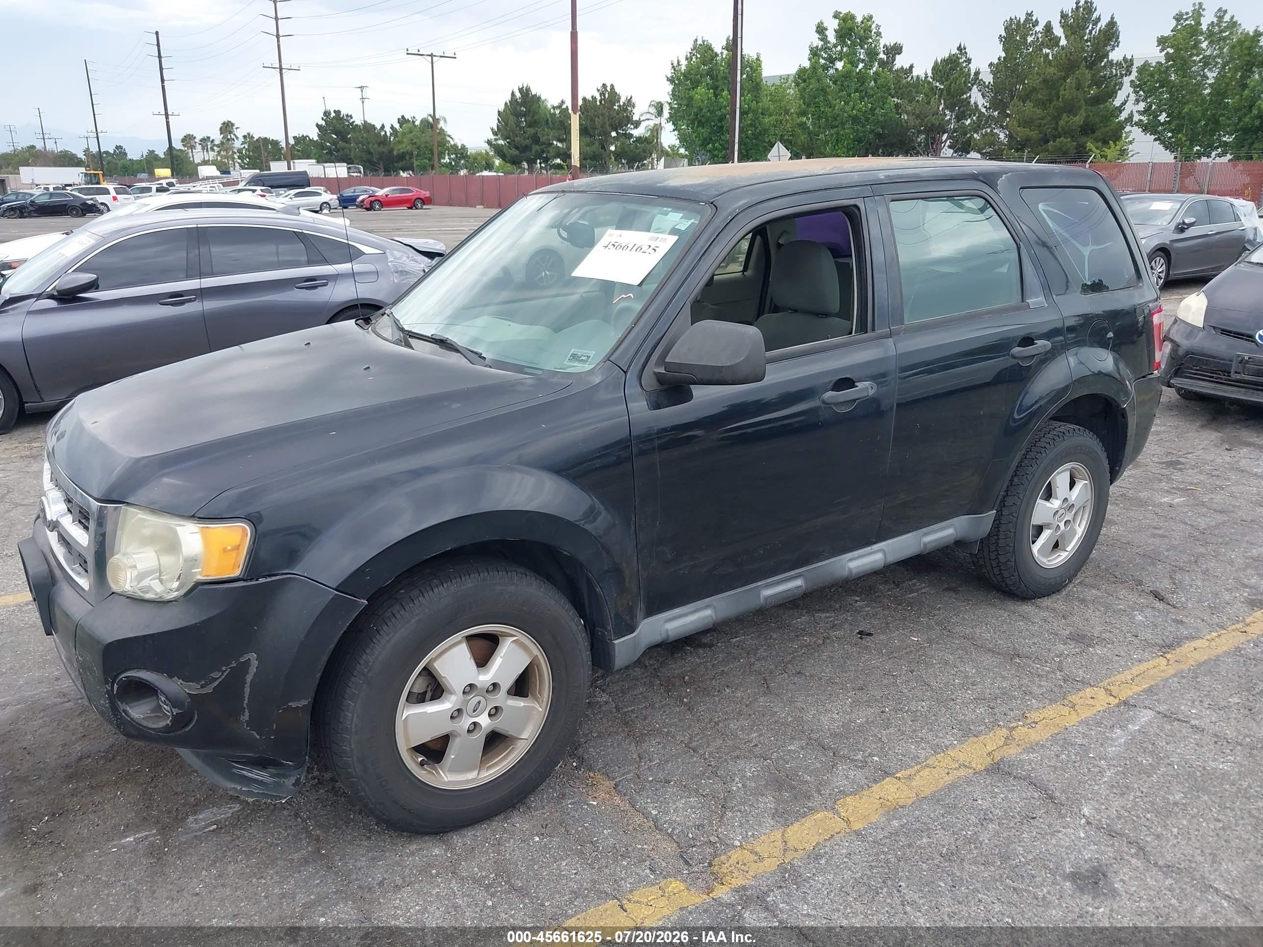 2012 Ford Escape Xls Черный vin: 1FMCU0C73CKA58585
