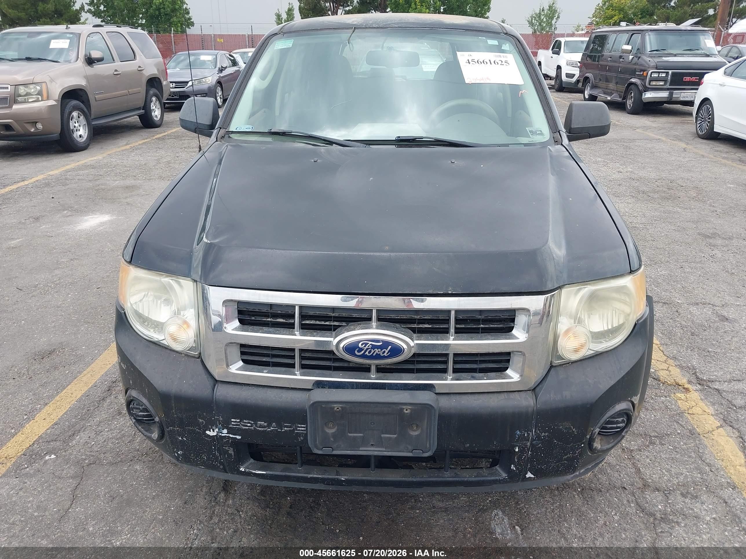 2012 Ford Escape Xls Черный vin: 1FMCU0C73CKA58585