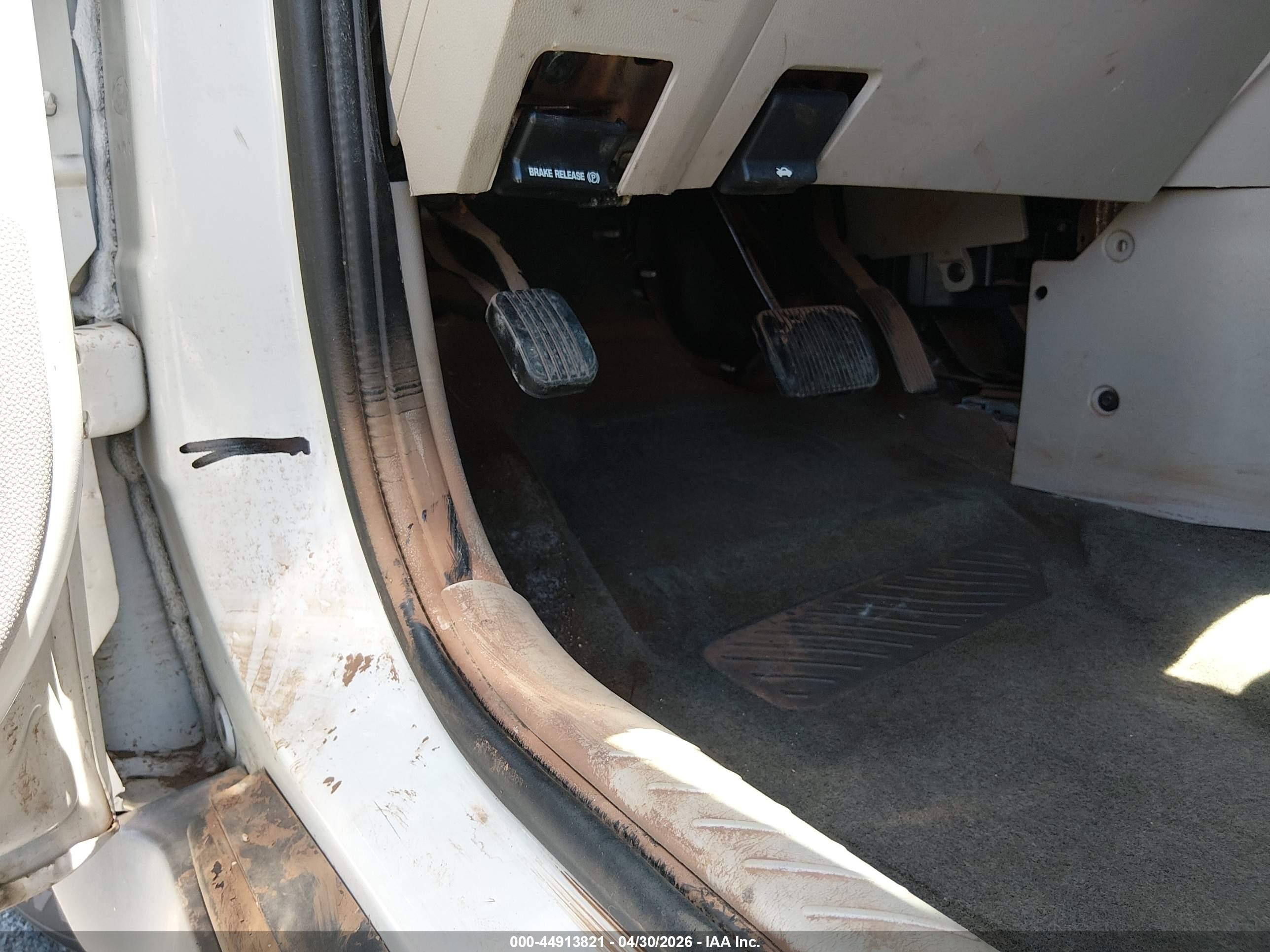 2012 Ford Escape Xls White vin: 1FMCU0C73CKB81254