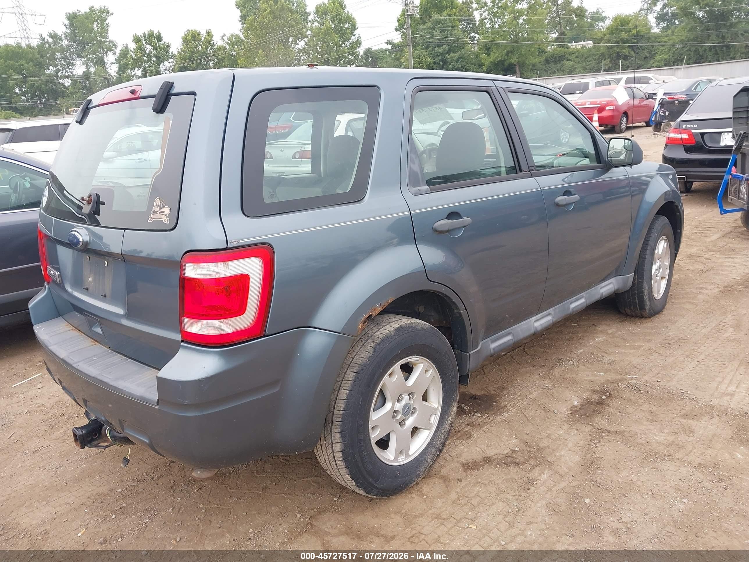 2010 Ford Escape Xls Blue vin: 1FMCU0C74AKA56048