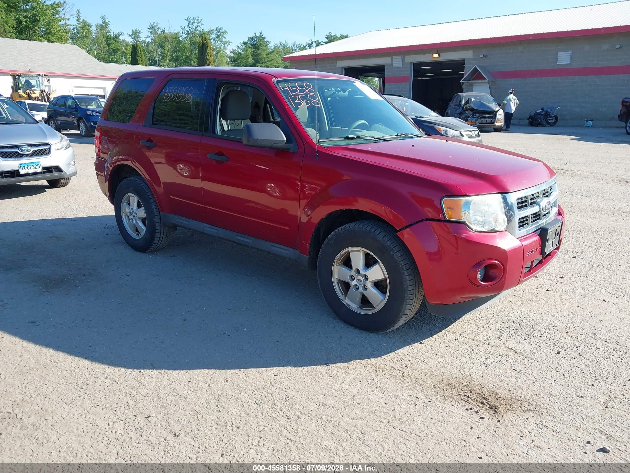 2010 Ford Escape Xls Red vin: 1FMCU0C74AKC60798