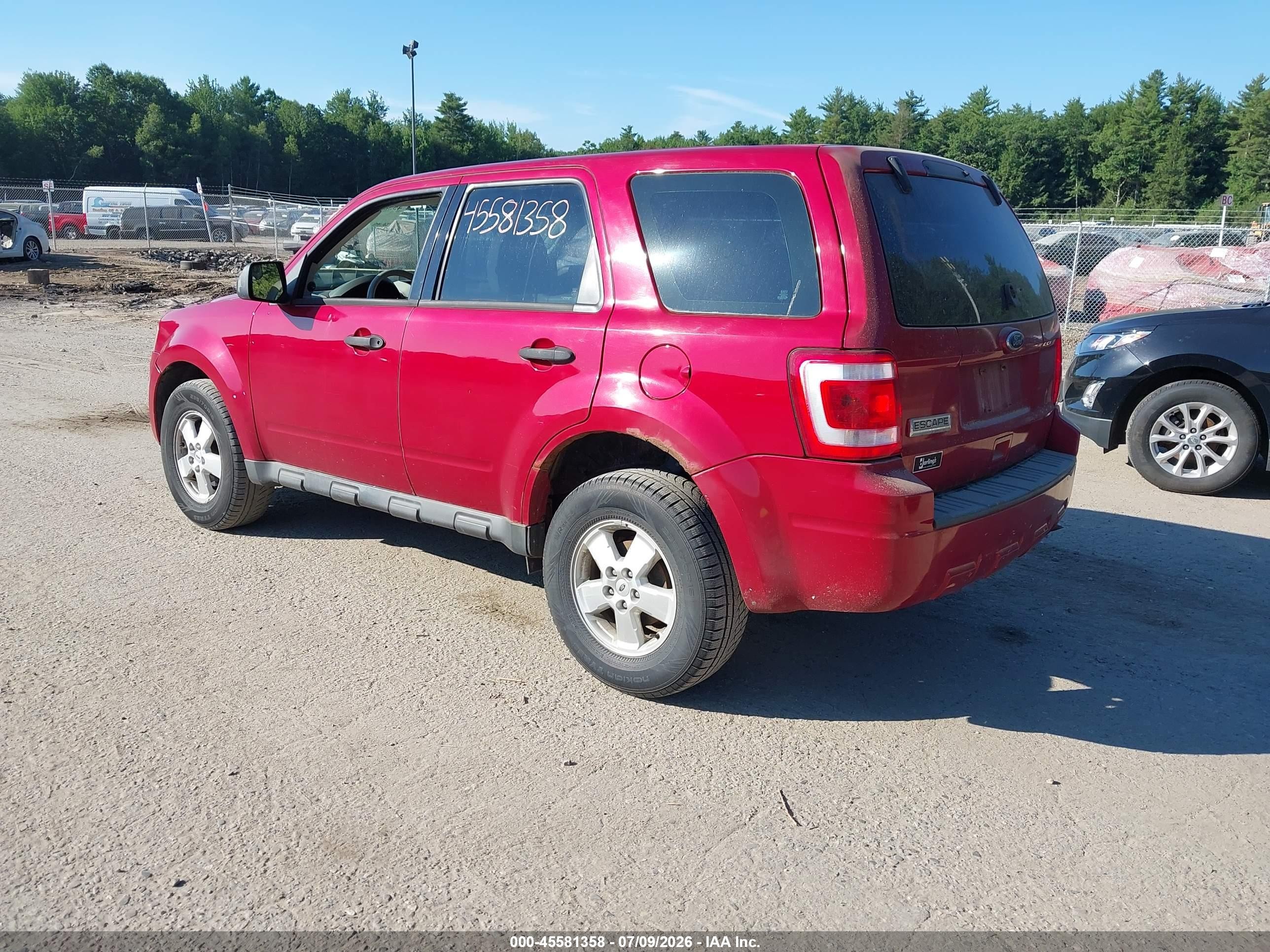 2010 Ford Escape Xls Red vin: 1FMCU0C74AKC60798