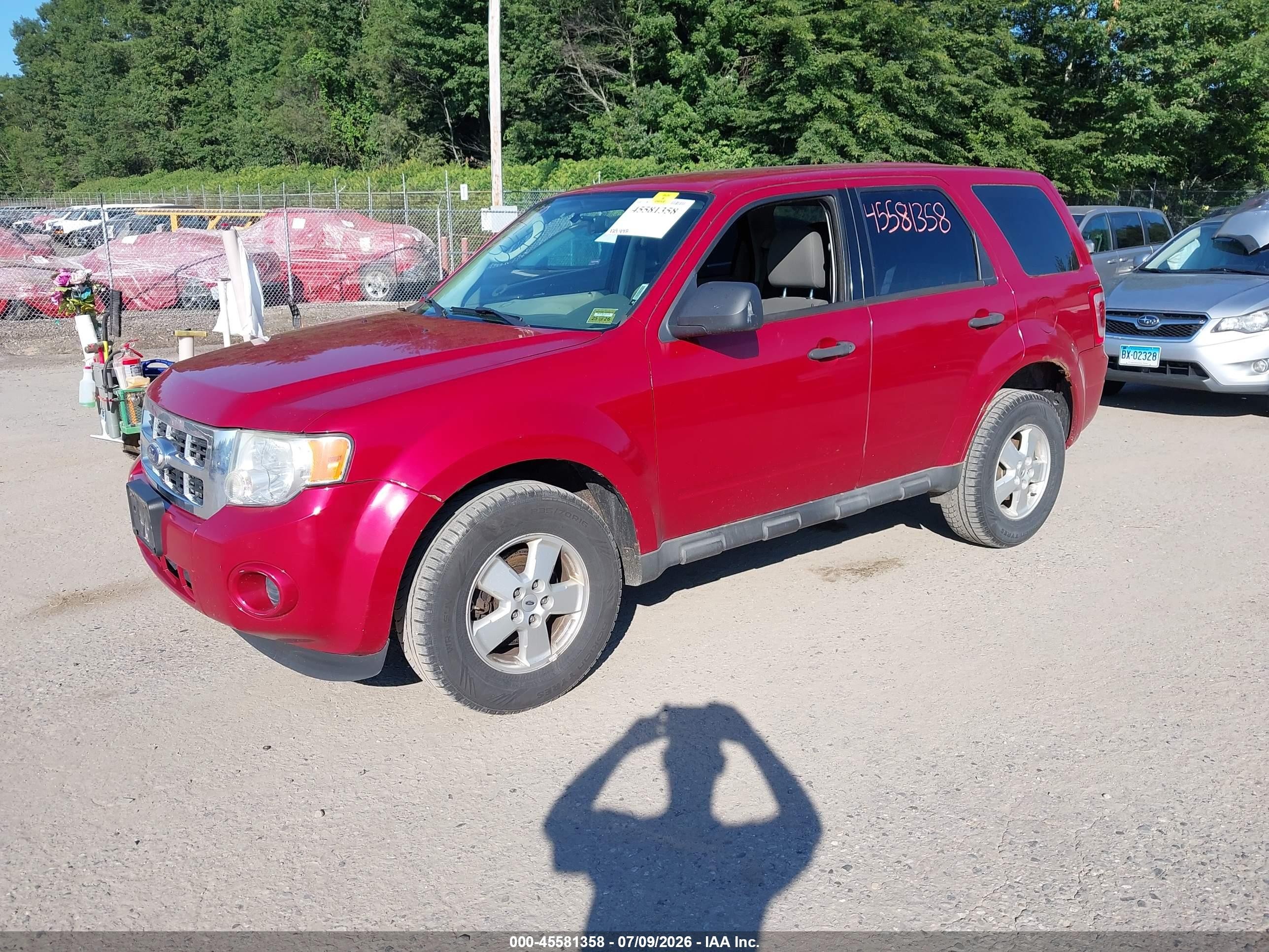 2010 Ford Escape Xls Red vin: 1FMCU0C74AKC60798