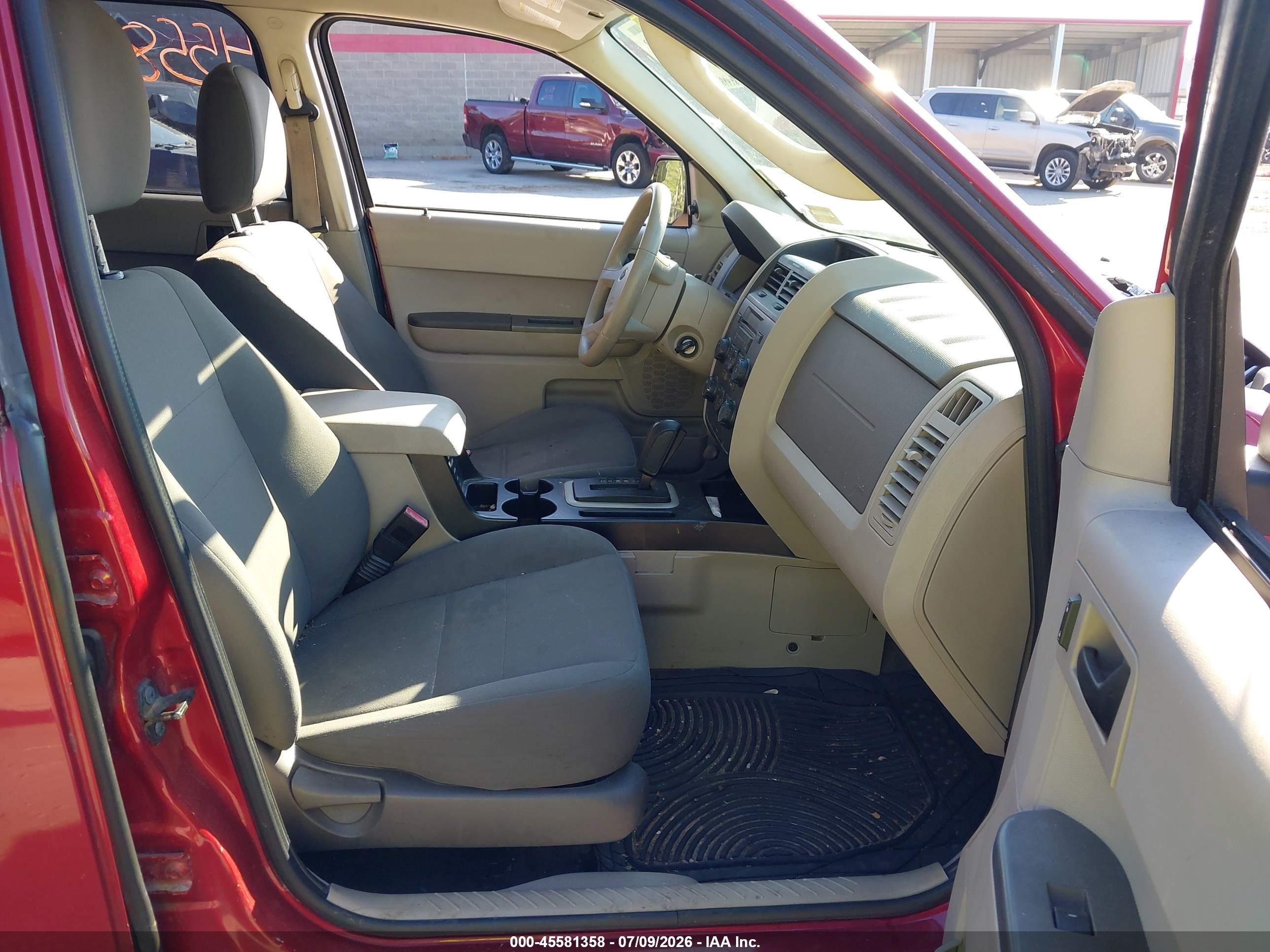 2010 Ford Escape Xls Red vin: 1FMCU0C74AKC60798