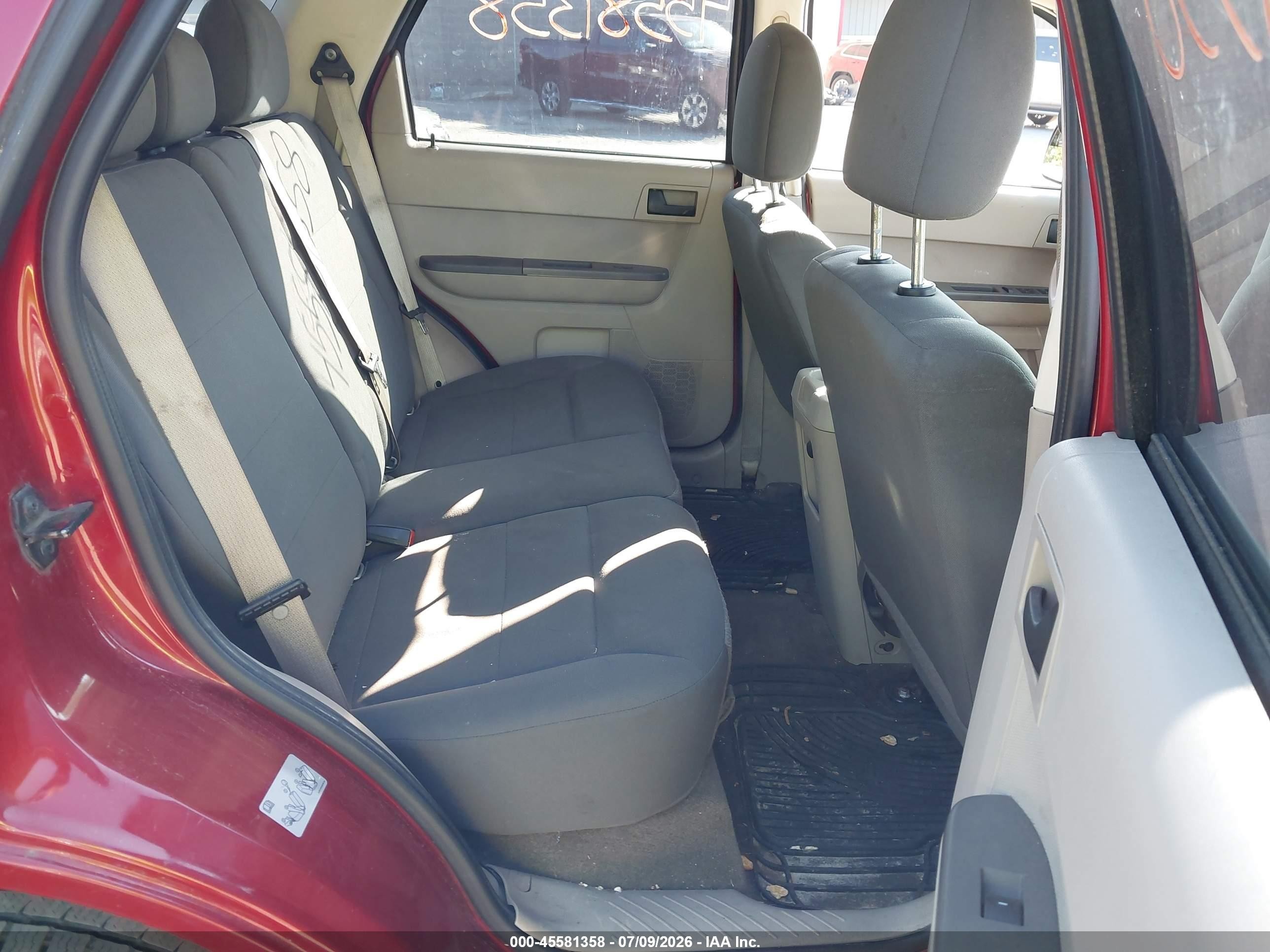 2010 Ford Escape Xls Red vin: 1FMCU0C74AKC60798
