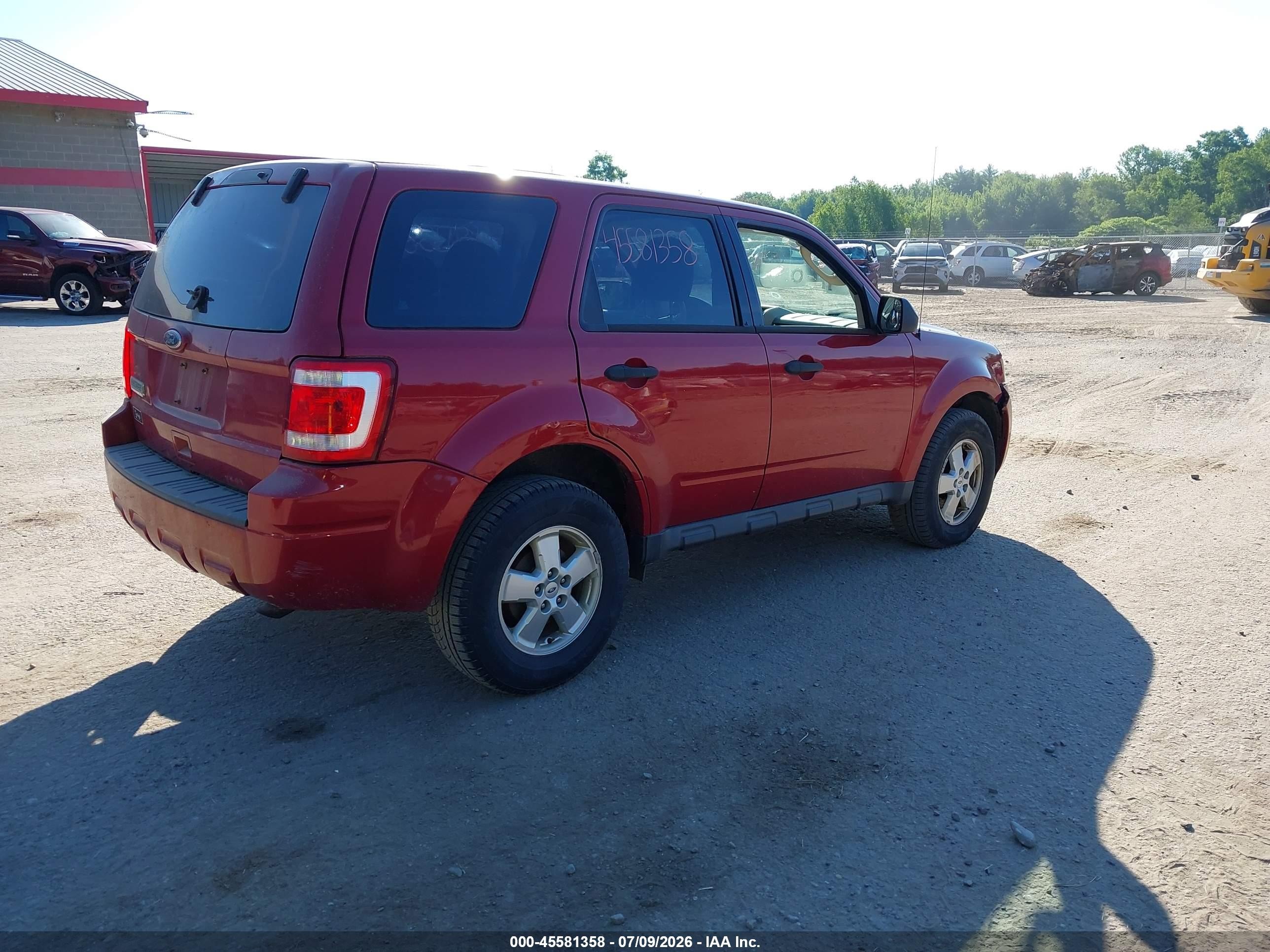 2010 Ford Escape Xls Red vin: 1FMCU0C74AKC60798
