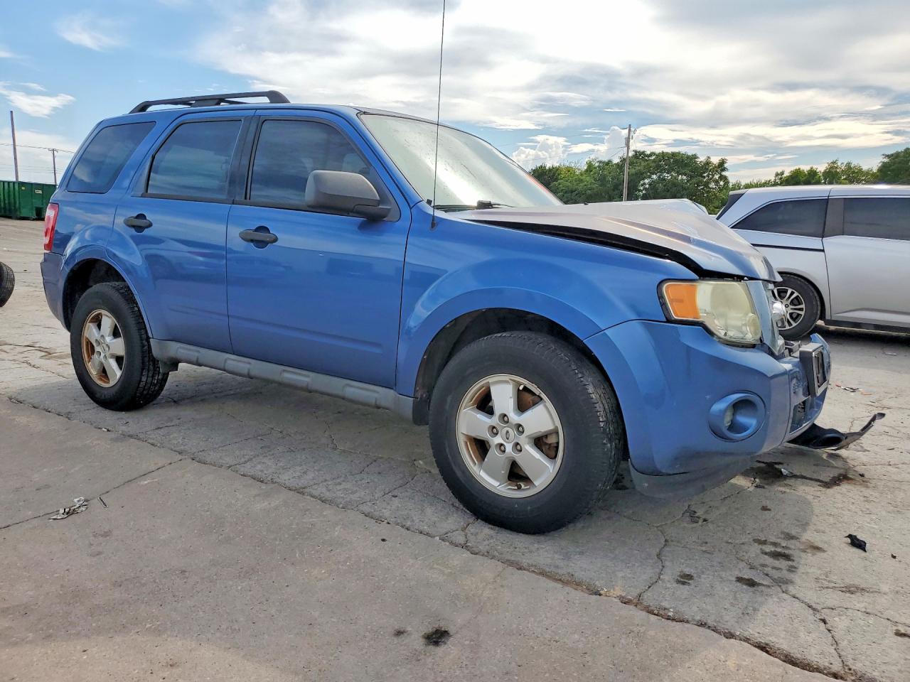 2010 Ford Escape Xls Blue vin: 1FMCU0C74AKC77018