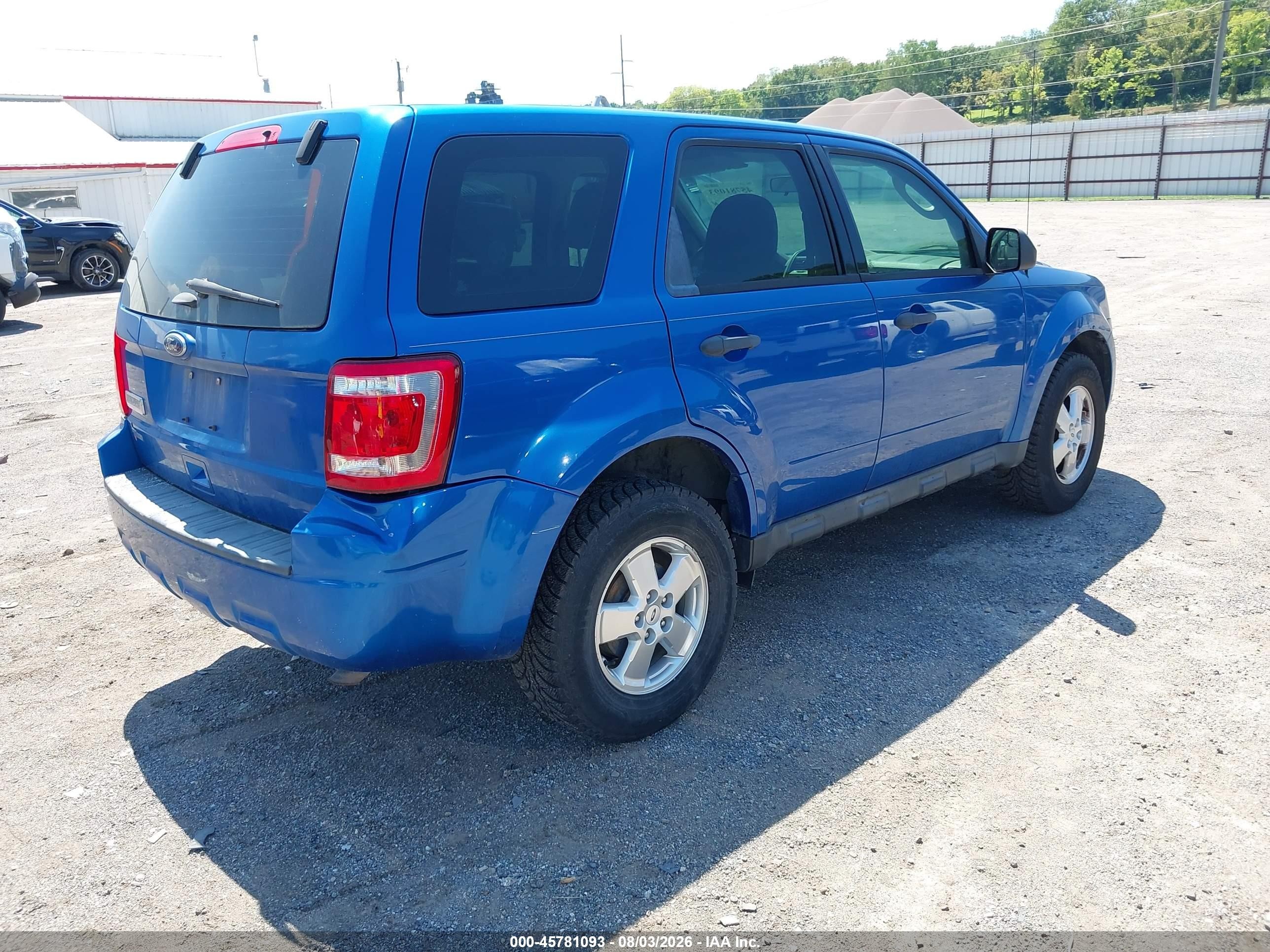 2012 Ford Escape Xls Blue vin: 1FMCU0C74CKA57879