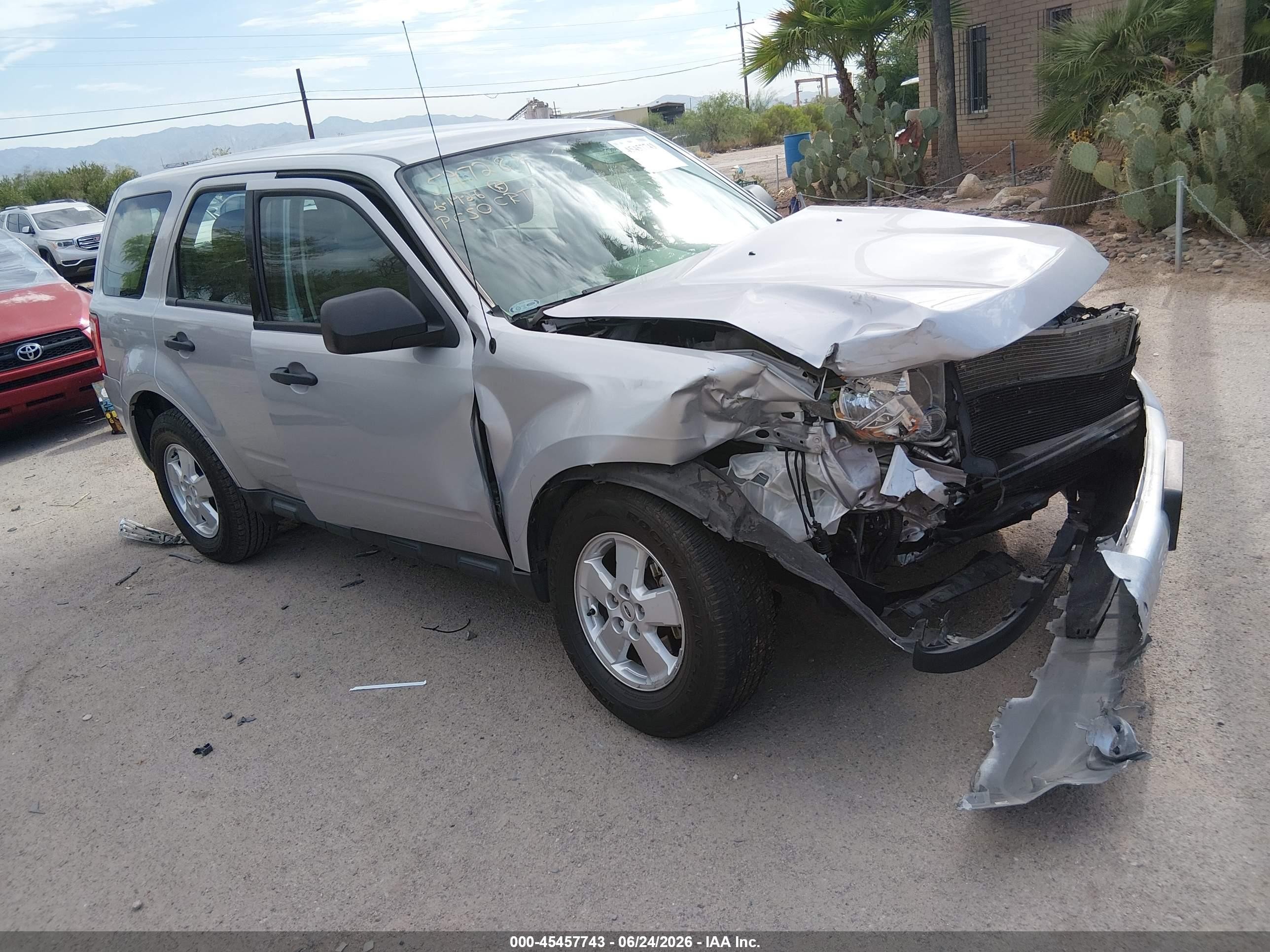 2012 Ford Escape Xls Silver vin: 1FMCU0C74CKB32368