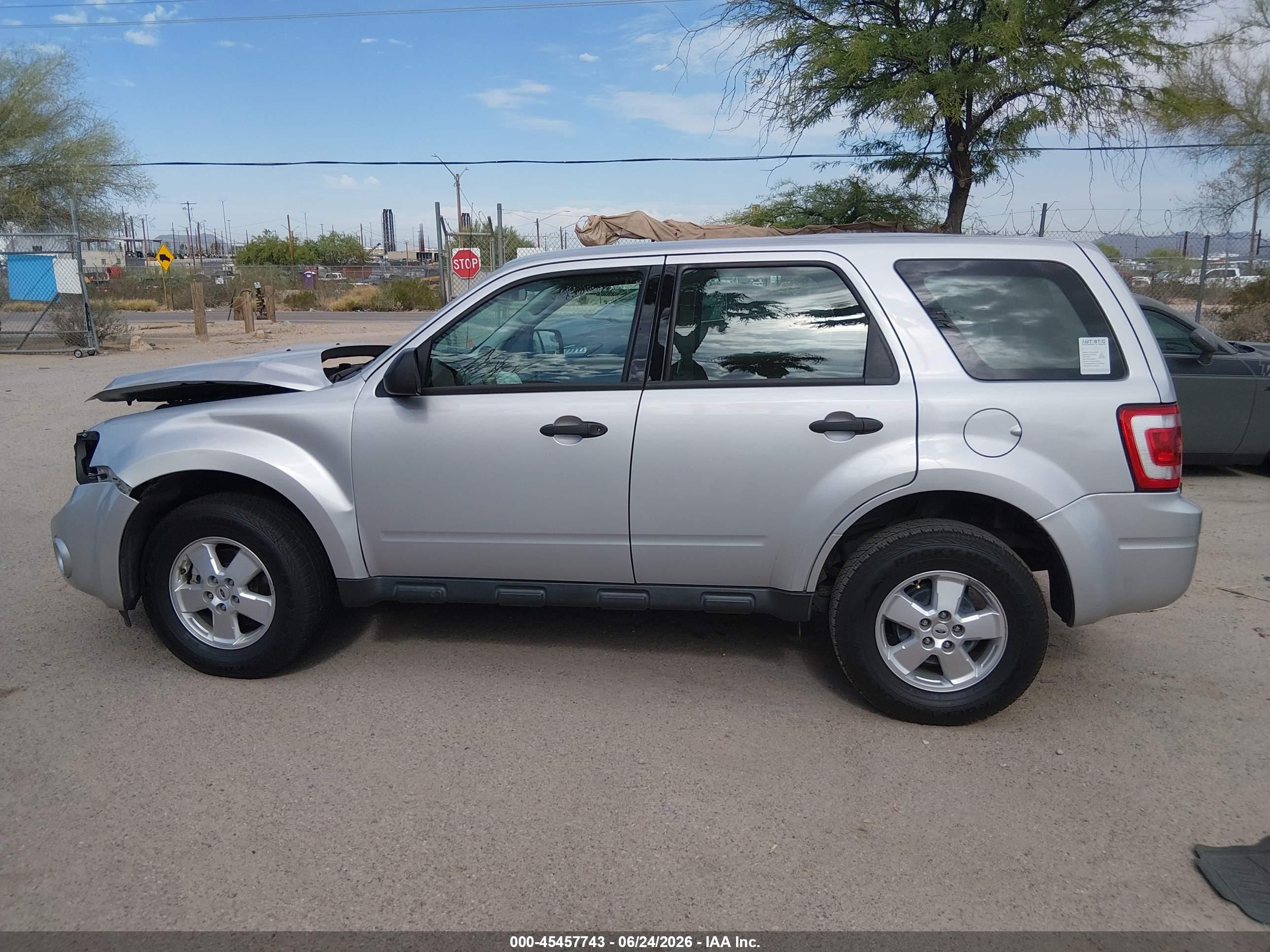 2012 Ford Escape Xls Silver vin: 1FMCU0C74CKB32368