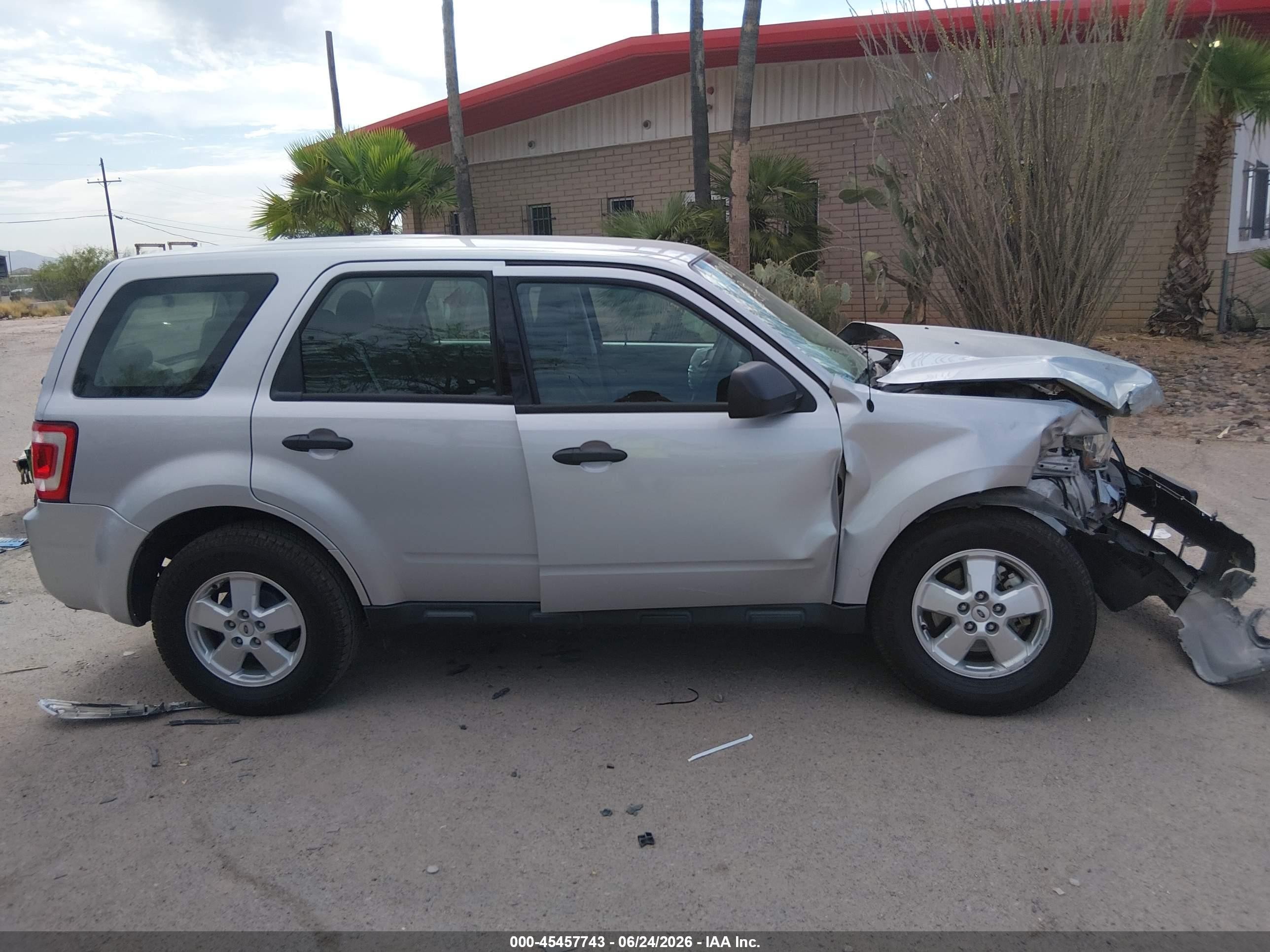 2012 Ford Escape Xls Silver vin: 1FMCU0C74CKB32368