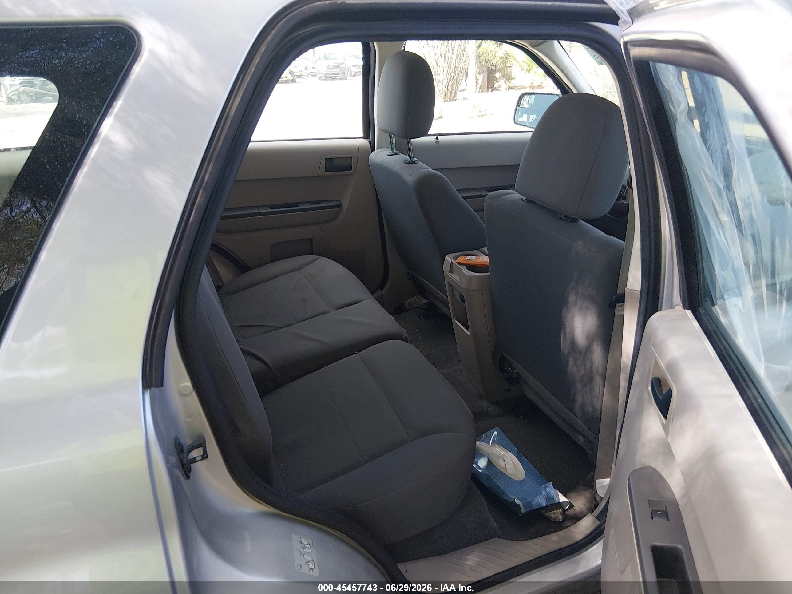 2012 Ford Escape Xls Silver vin: 1FMCU0C74CKB32368