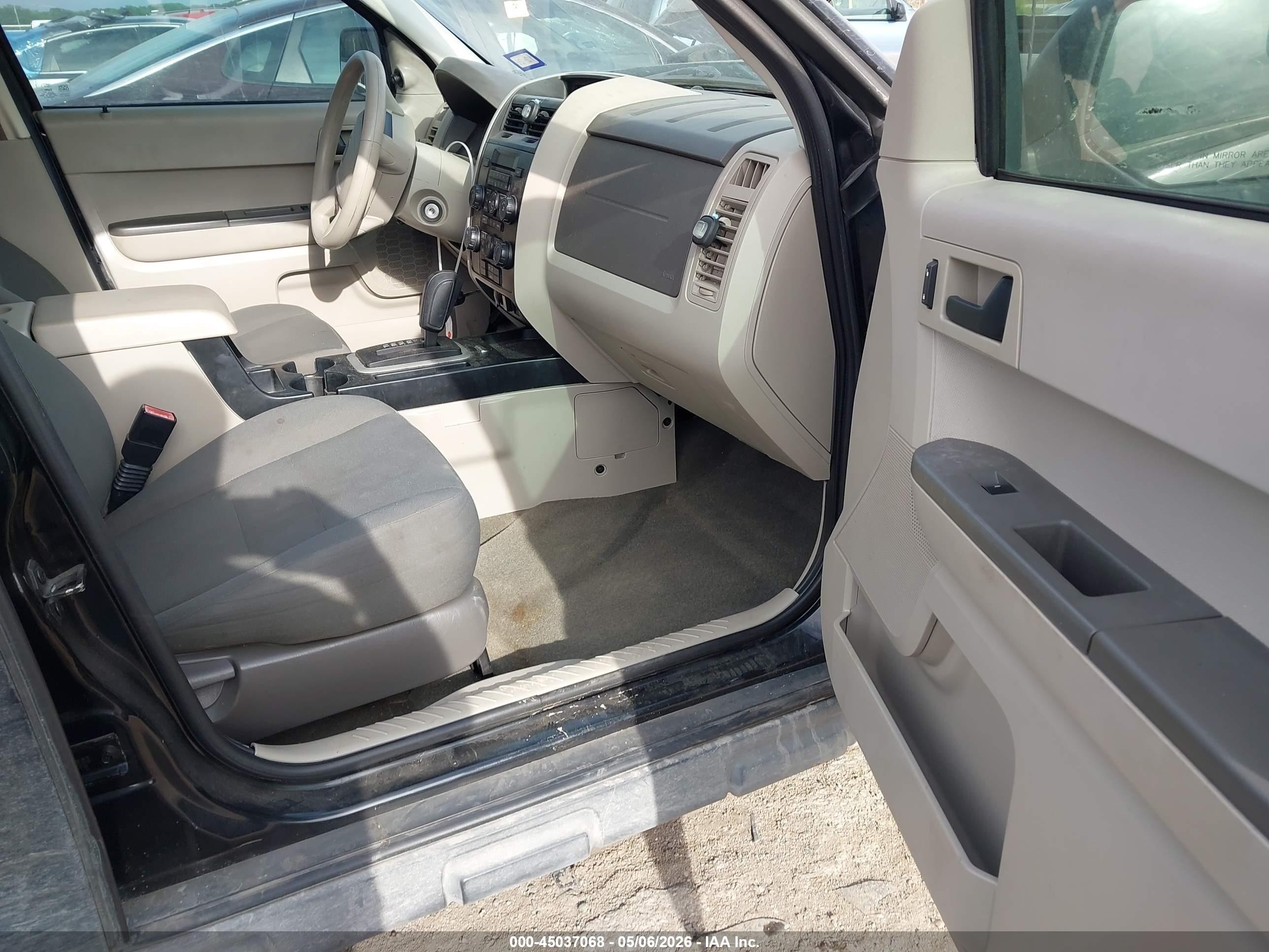 2012 Ford Escape Xls Черный vin: 1FMCU0C74CKC06307