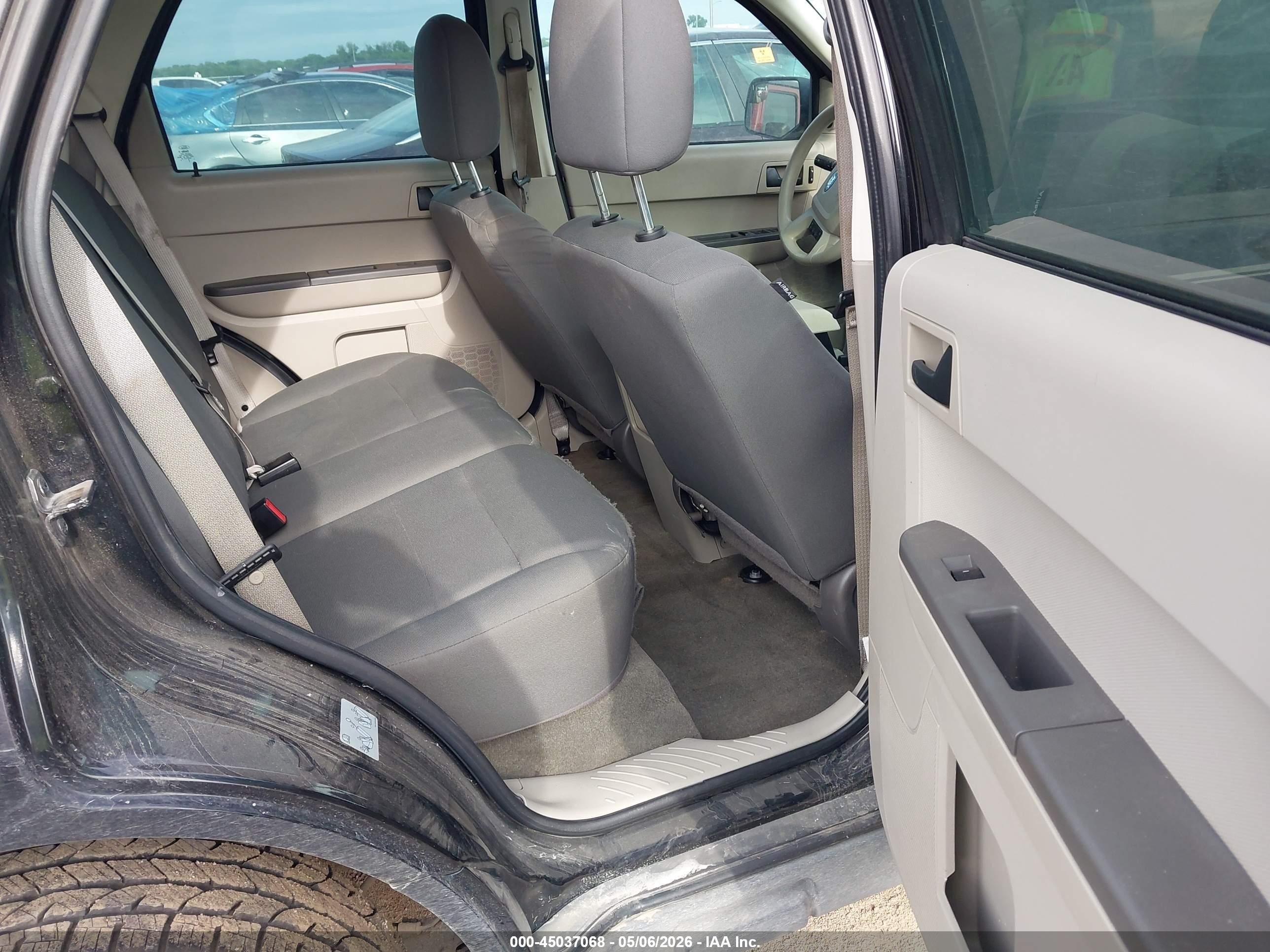 2012 Ford Escape Xls Черный vin: 1FMCU0C74CKC06307