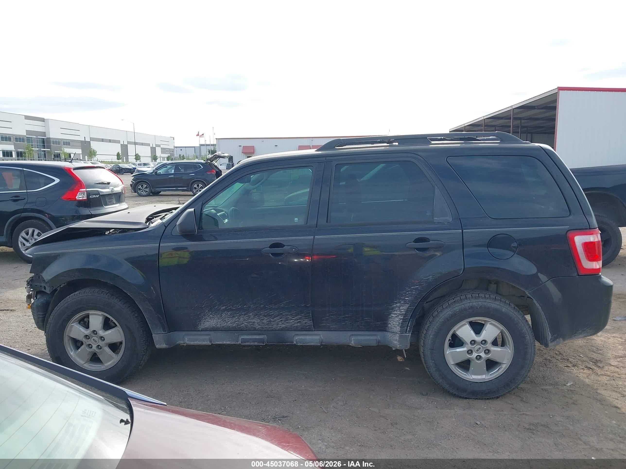 2012 Ford Escape Xls Черный vin: 1FMCU0C74CKC06307