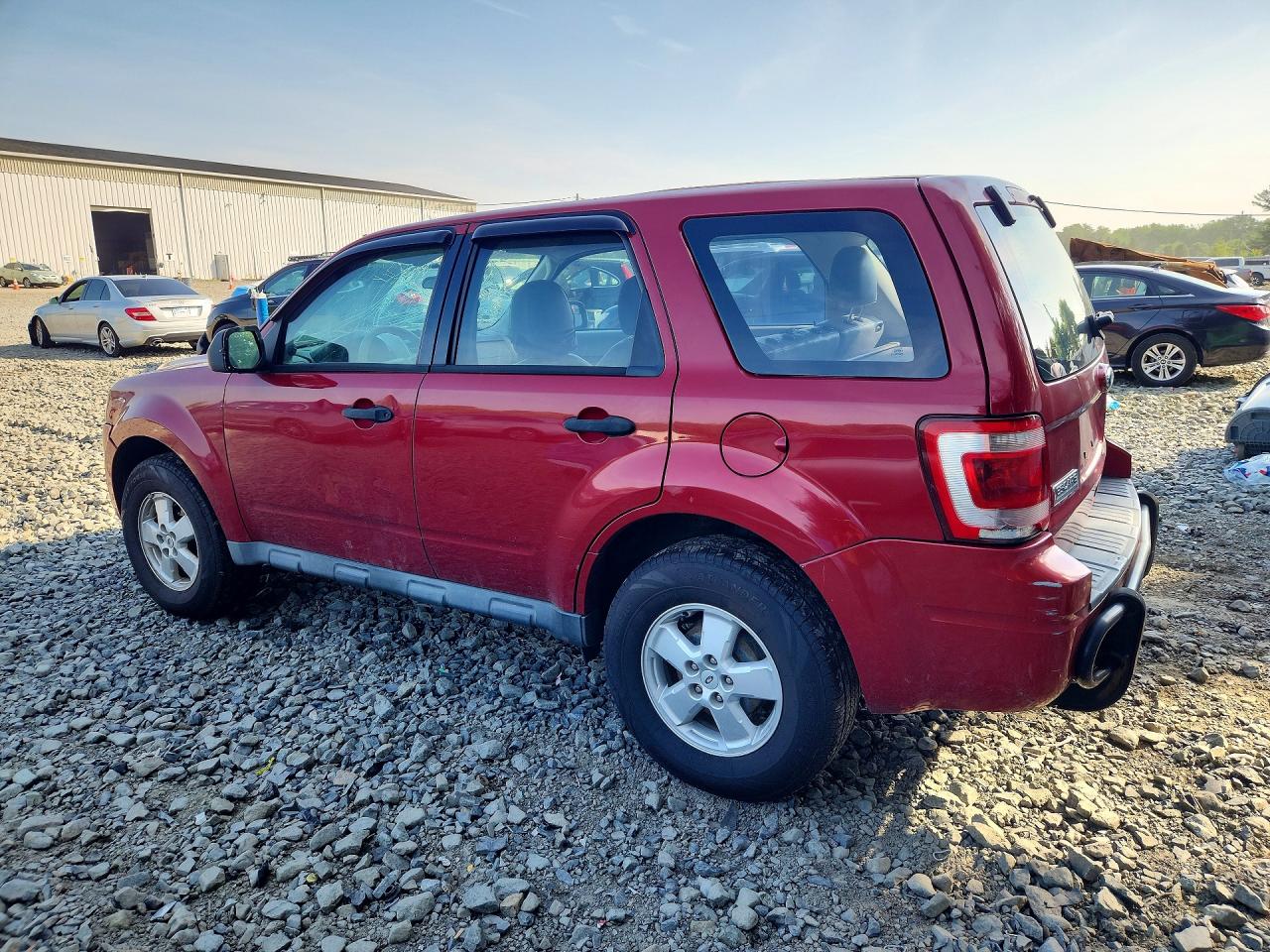 2010 Ford Escape Xls Red vin: 1FMCU0C75AKA45950