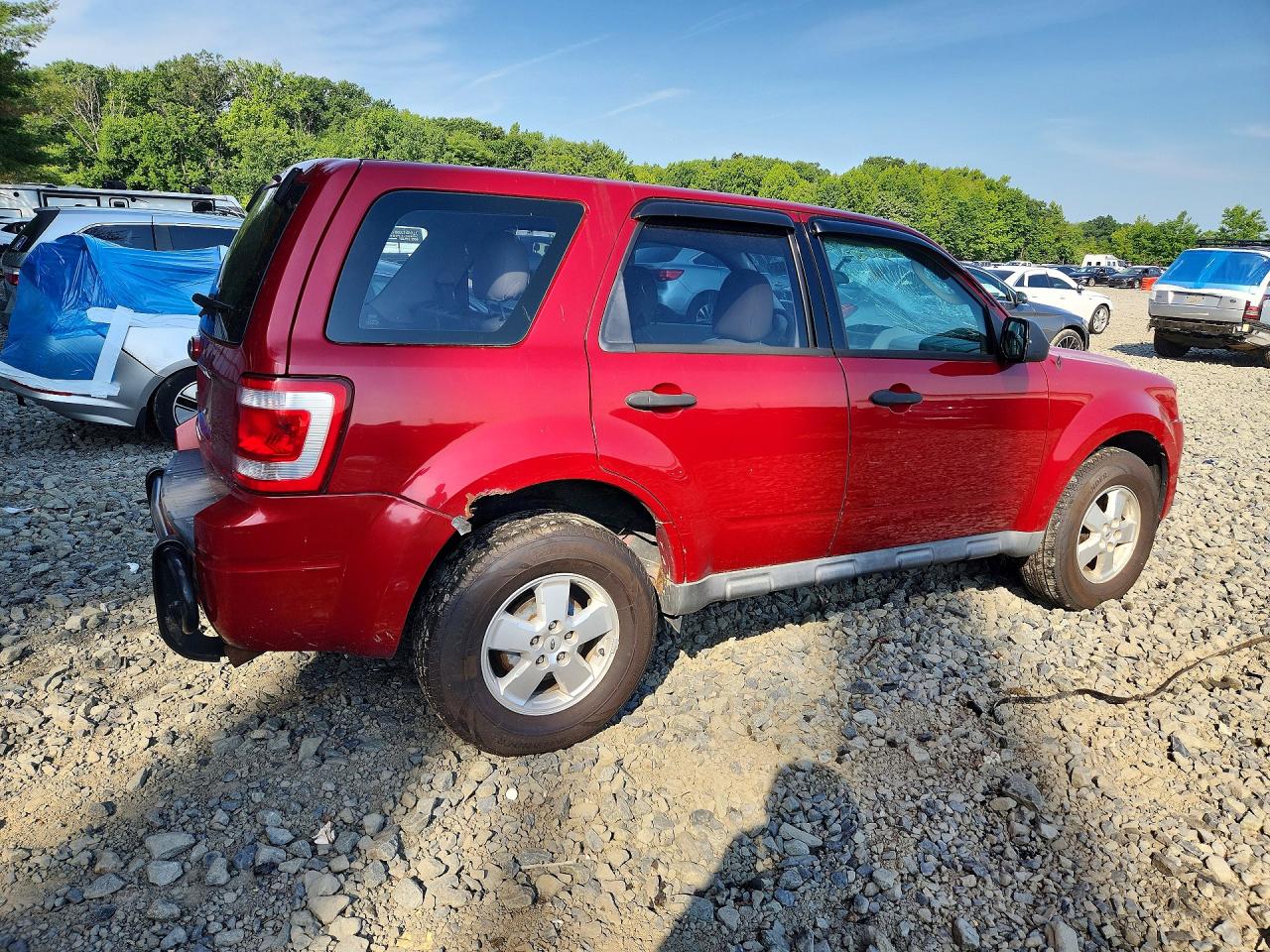 2010 Ford Escape Xls Red vin: 1FMCU0C75AKA45950