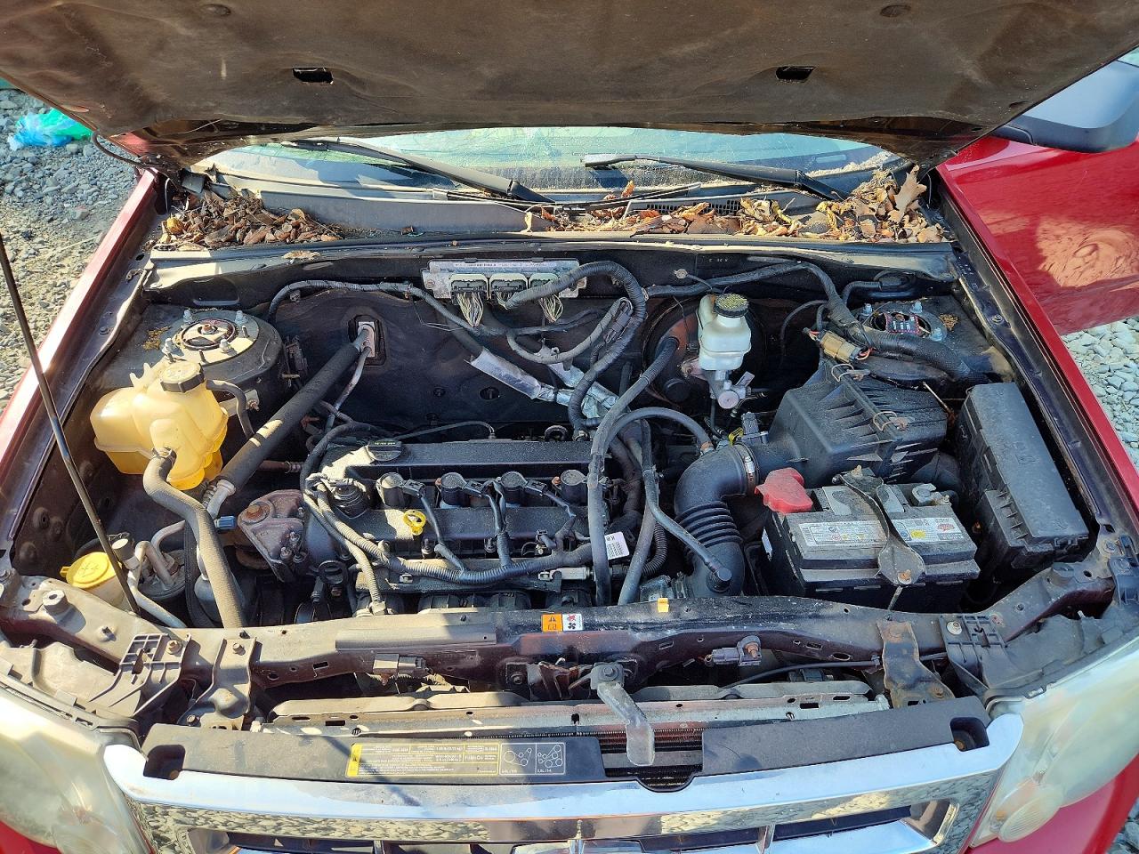 2010 Ford Escape Xls Red vin: 1FMCU0C75AKA45950