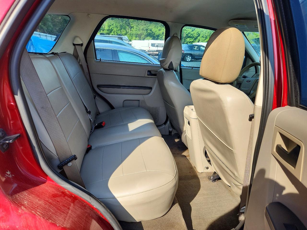 2010 Ford Escape Xls Red vin: 1FMCU0C75AKA45950