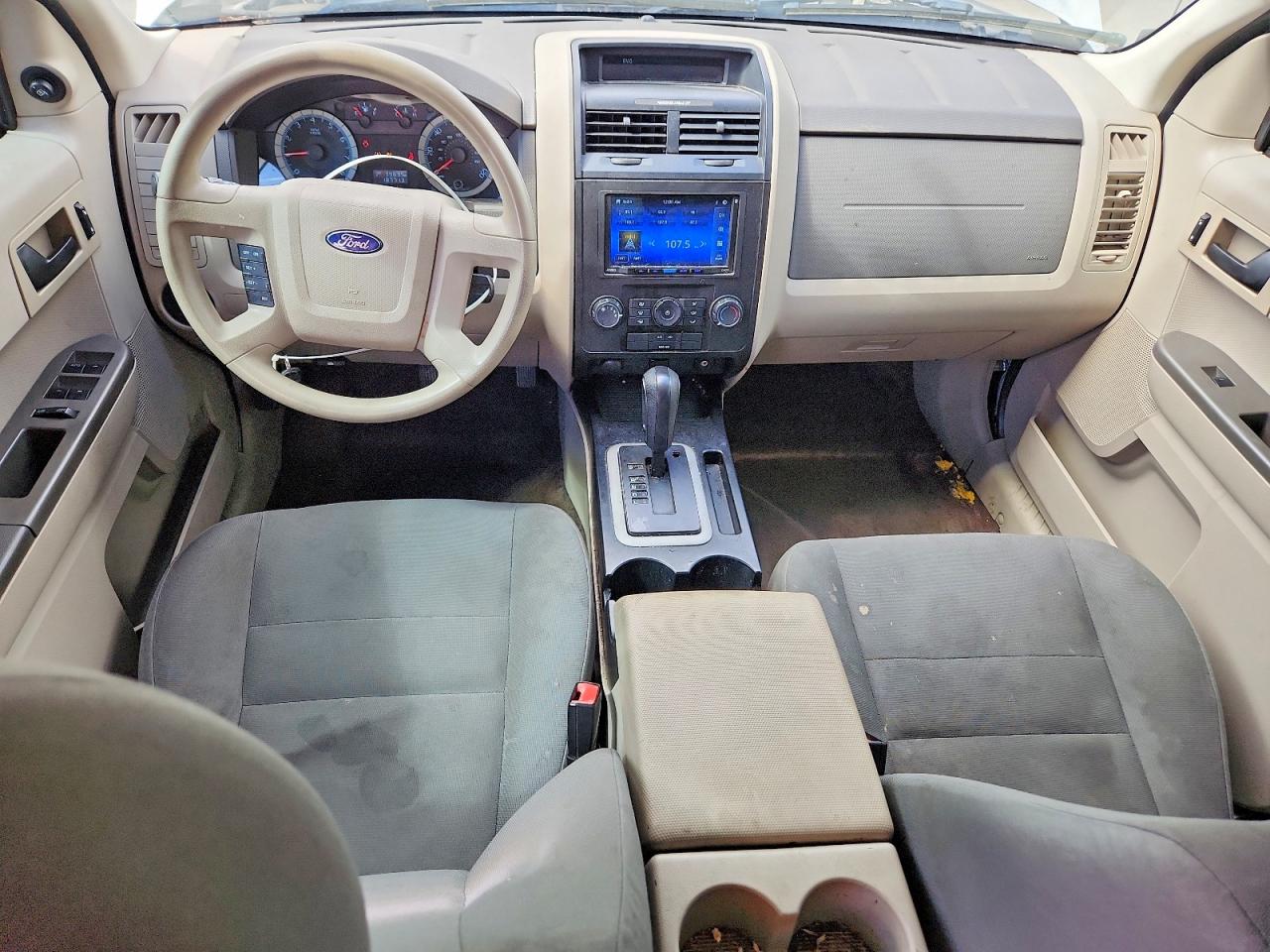2010 Ford Escape Xls White vin: 1FMCU0C75AKA72632