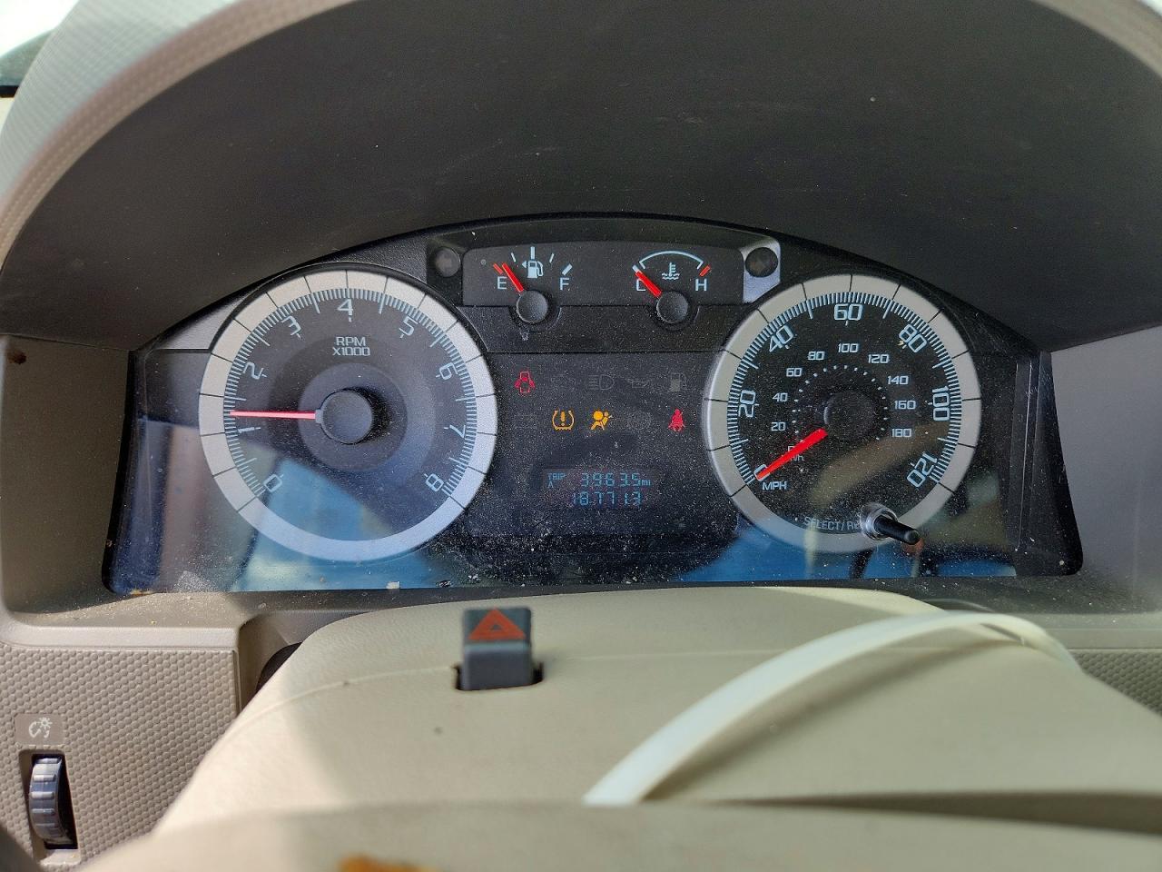 2010 Ford Escape Xls White vin: 1FMCU0C75AKA72632
