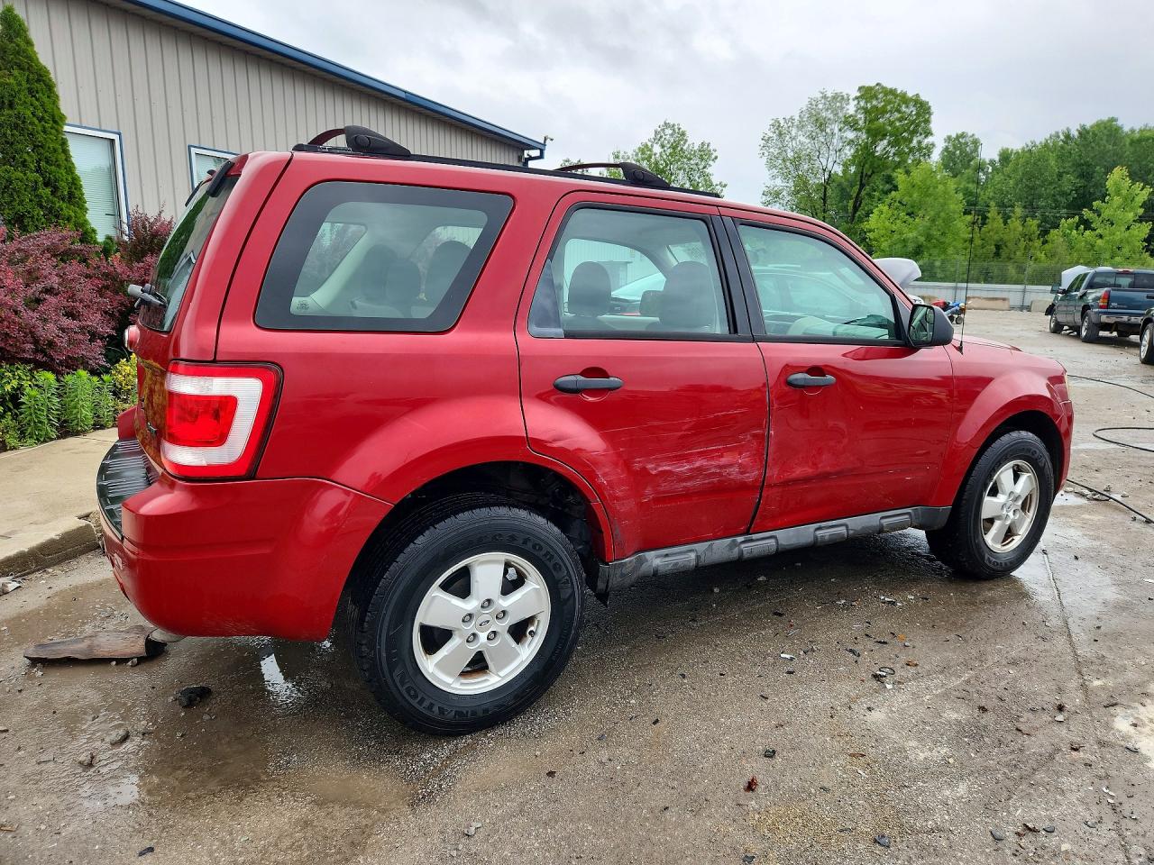 2010 Ford Escape Xls Brown vin: 1FMCU0C75AKD25822