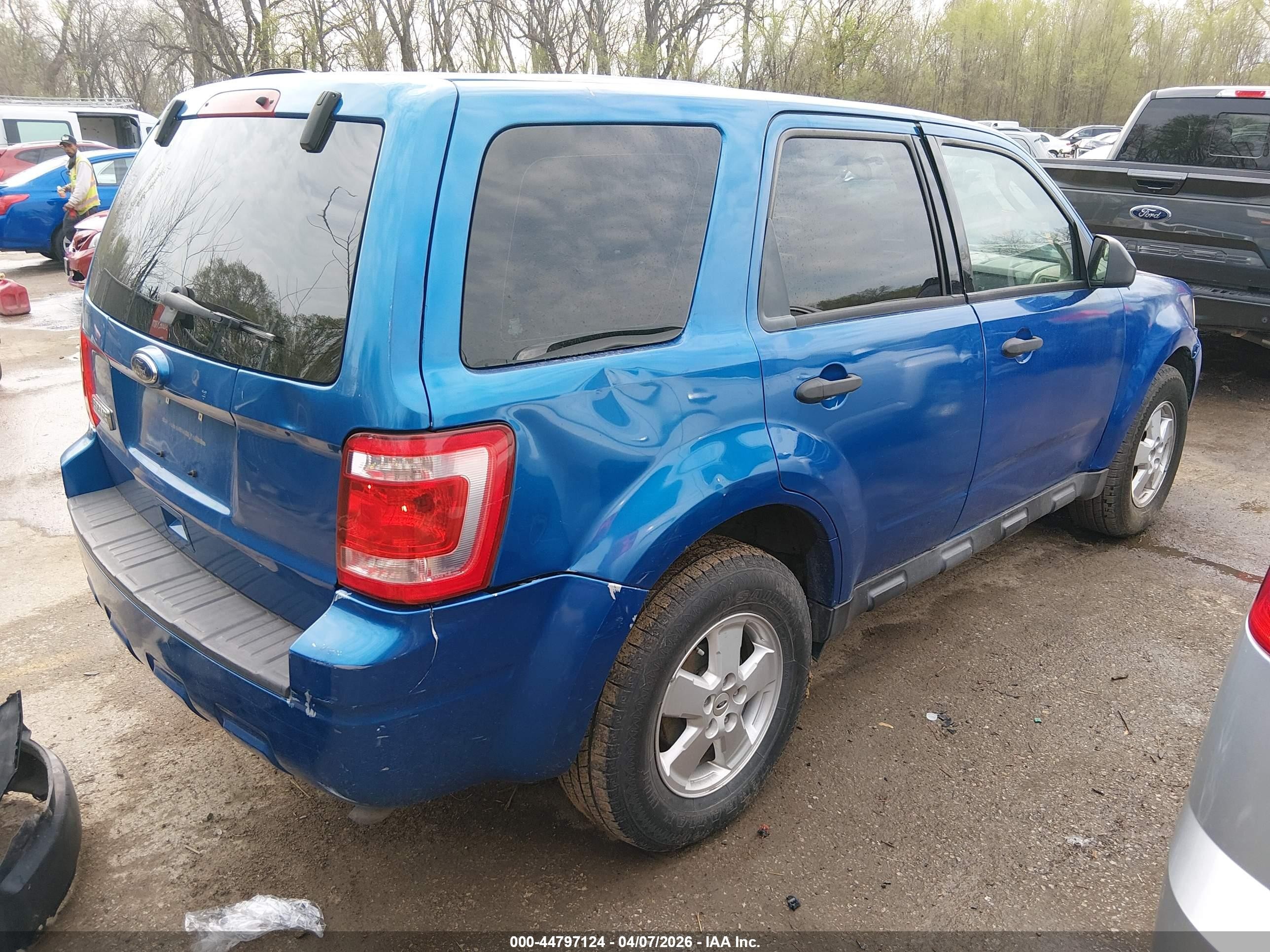 2011 Ford Escape Xls Blue vin: 1FMCU0C75BKA74379
