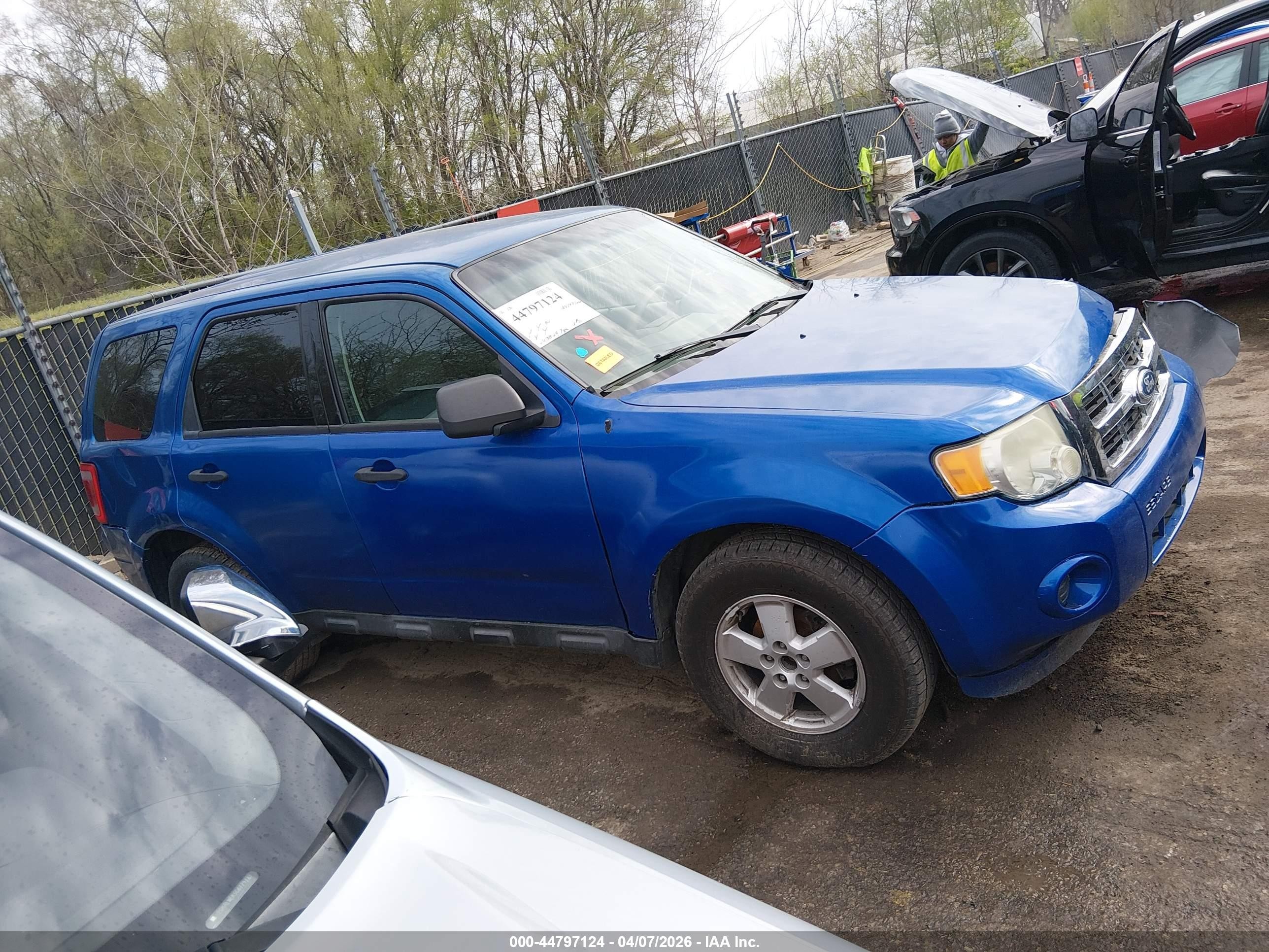 2011 Ford Escape Xls Blue vin: 1FMCU0C75BKA74379
