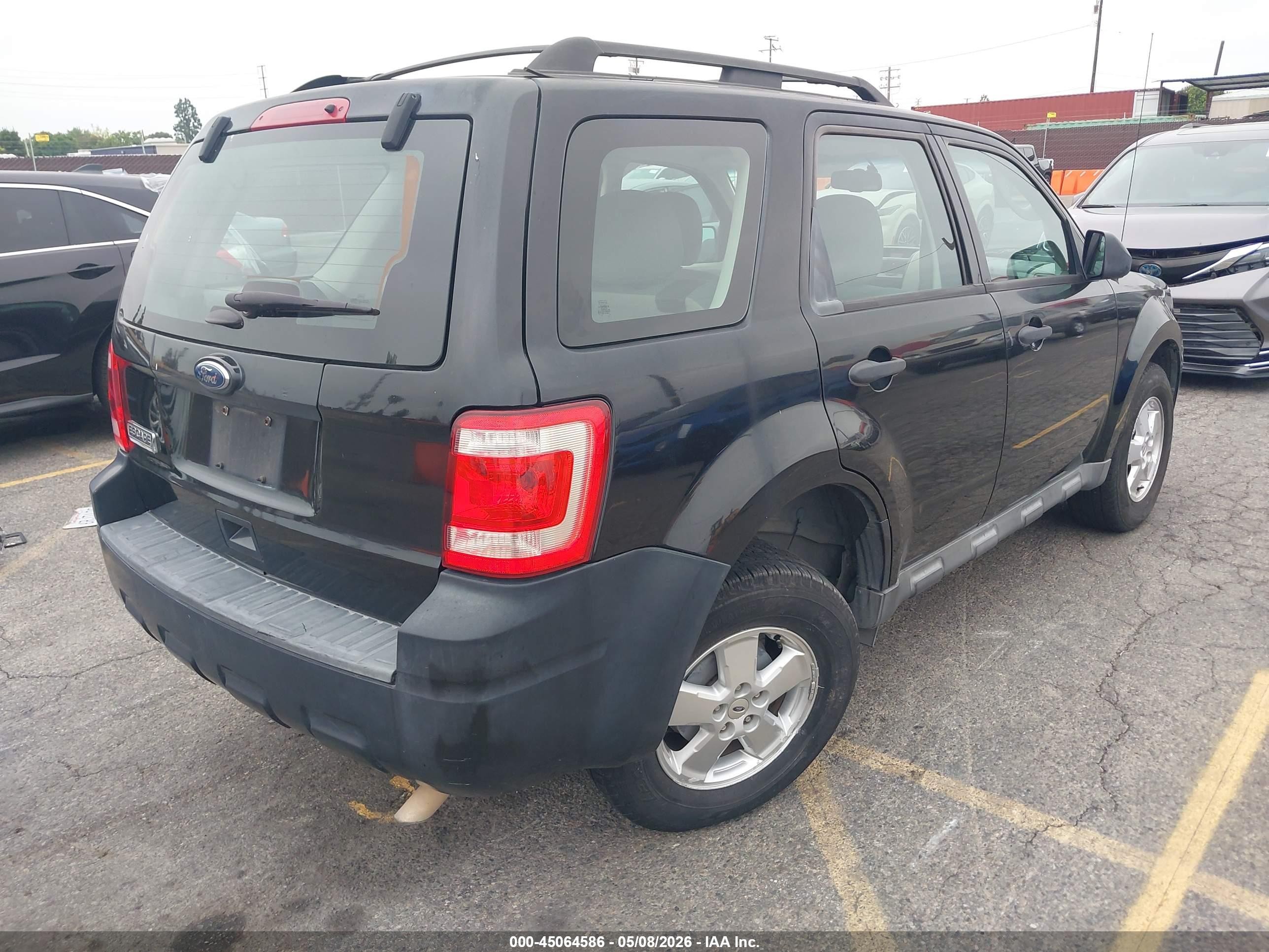 2011 Ford Escape Xls Black vin: 1FMCU0C75BKB33947
