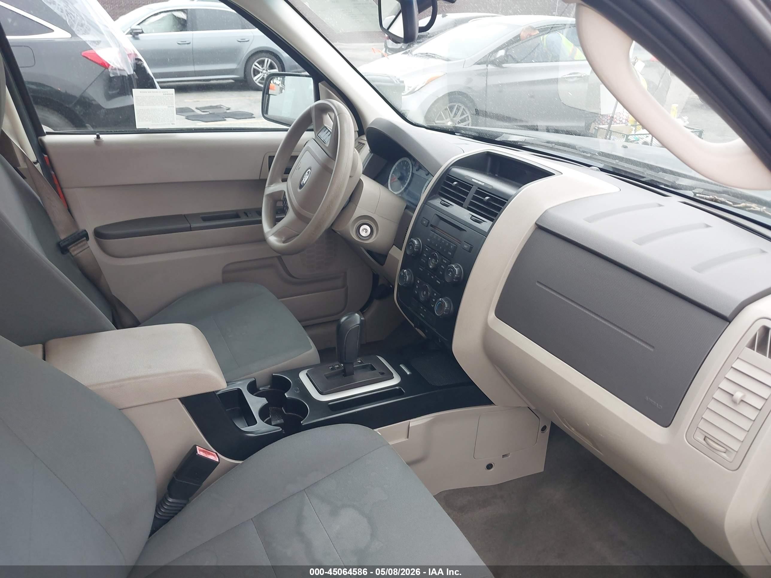2011 Ford Escape Xls Black vin: 1FMCU0C75BKB33947