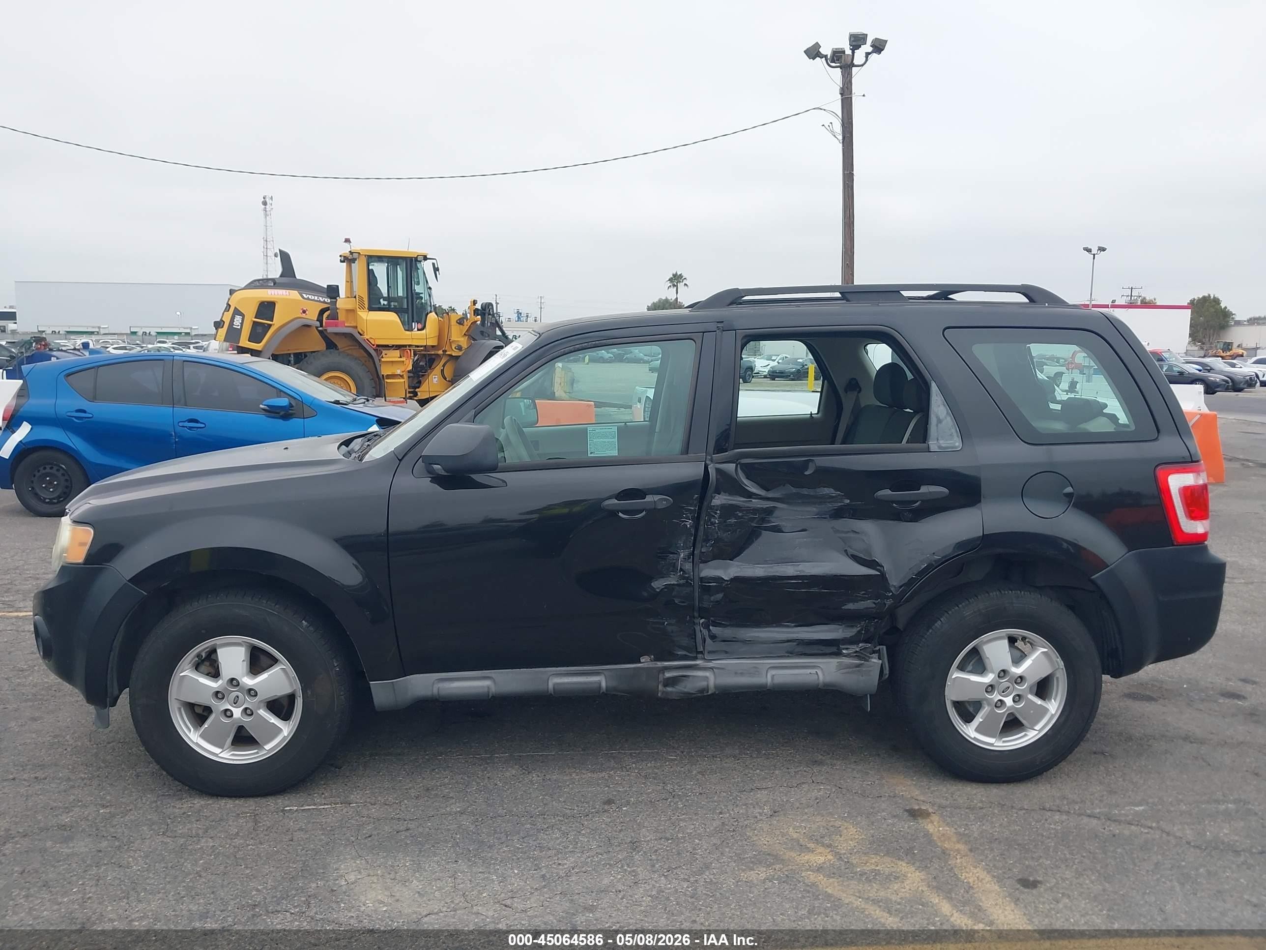2011 Ford Escape Xls Black vin: 1FMCU0C75BKB33947