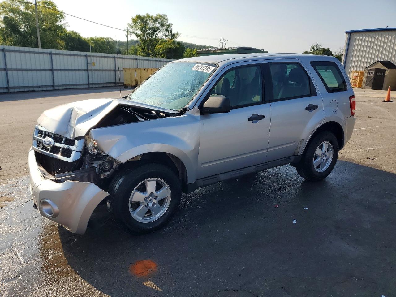 2011 Ford Escape Xls Серебряный vin: 1FMCU0C75BKC21882