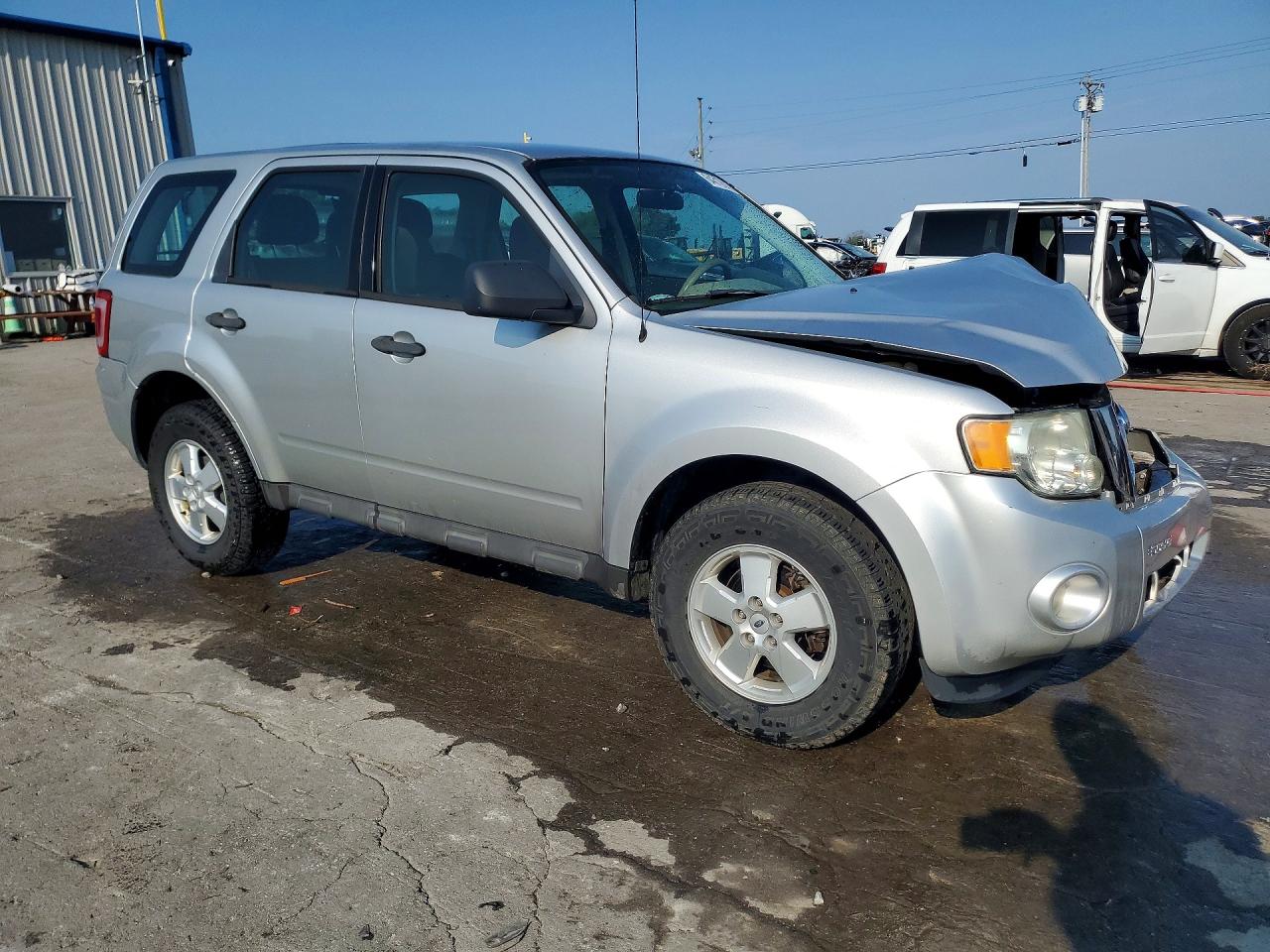 2011 Ford Escape Xls Серебряный vin: 1FMCU0C75BKC21882