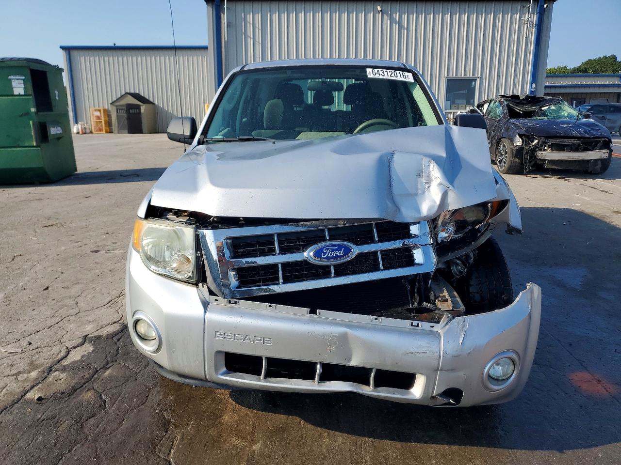 2011 Ford Escape Xls Серебряный vin: 1FMCU0C75BKC21882